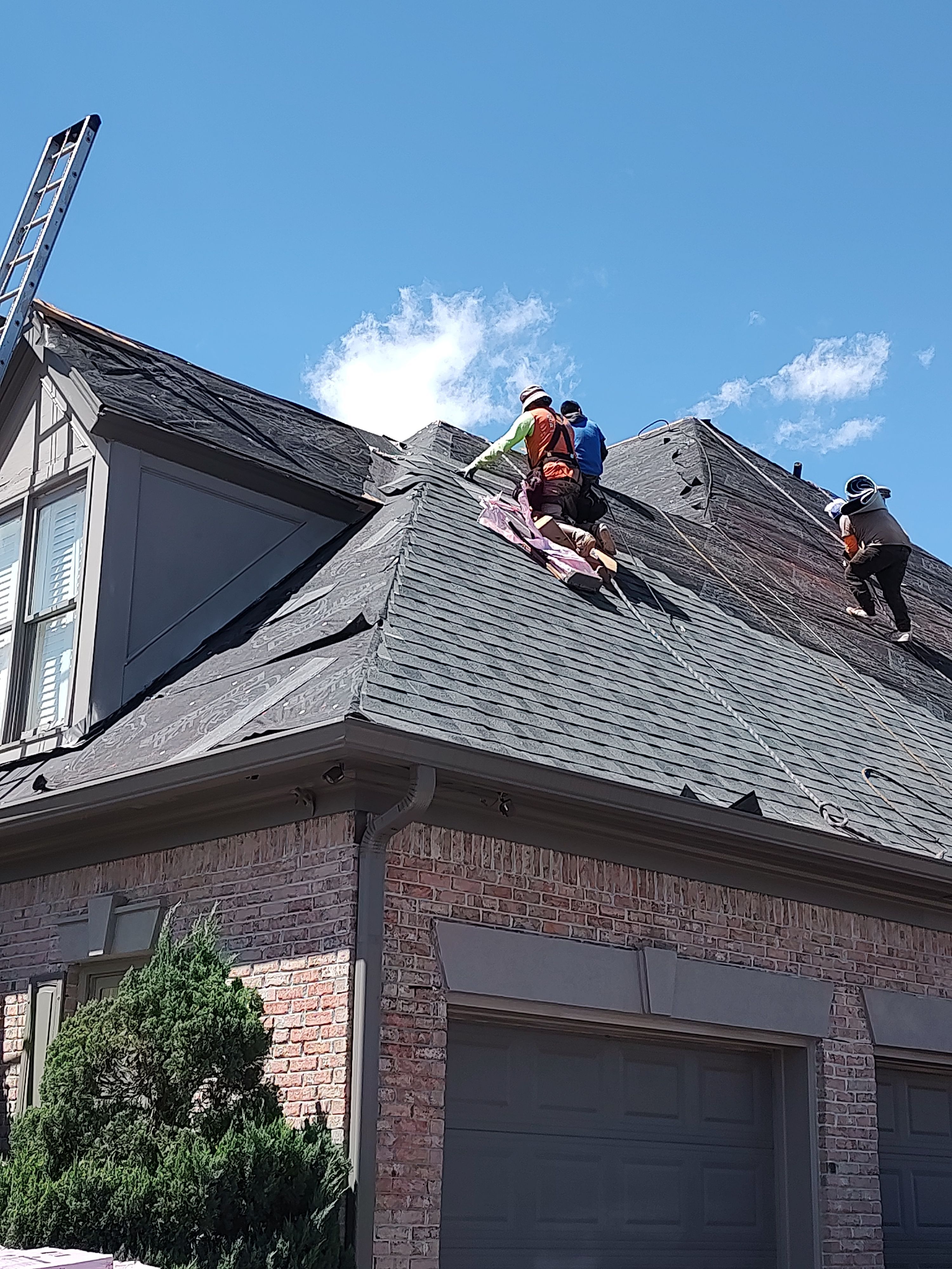 Top-Quality Williamsburg Gray Owens Corning Roof Installation in Roswell, Georgia by NBS Roofing by NBS Roofing, Inc.