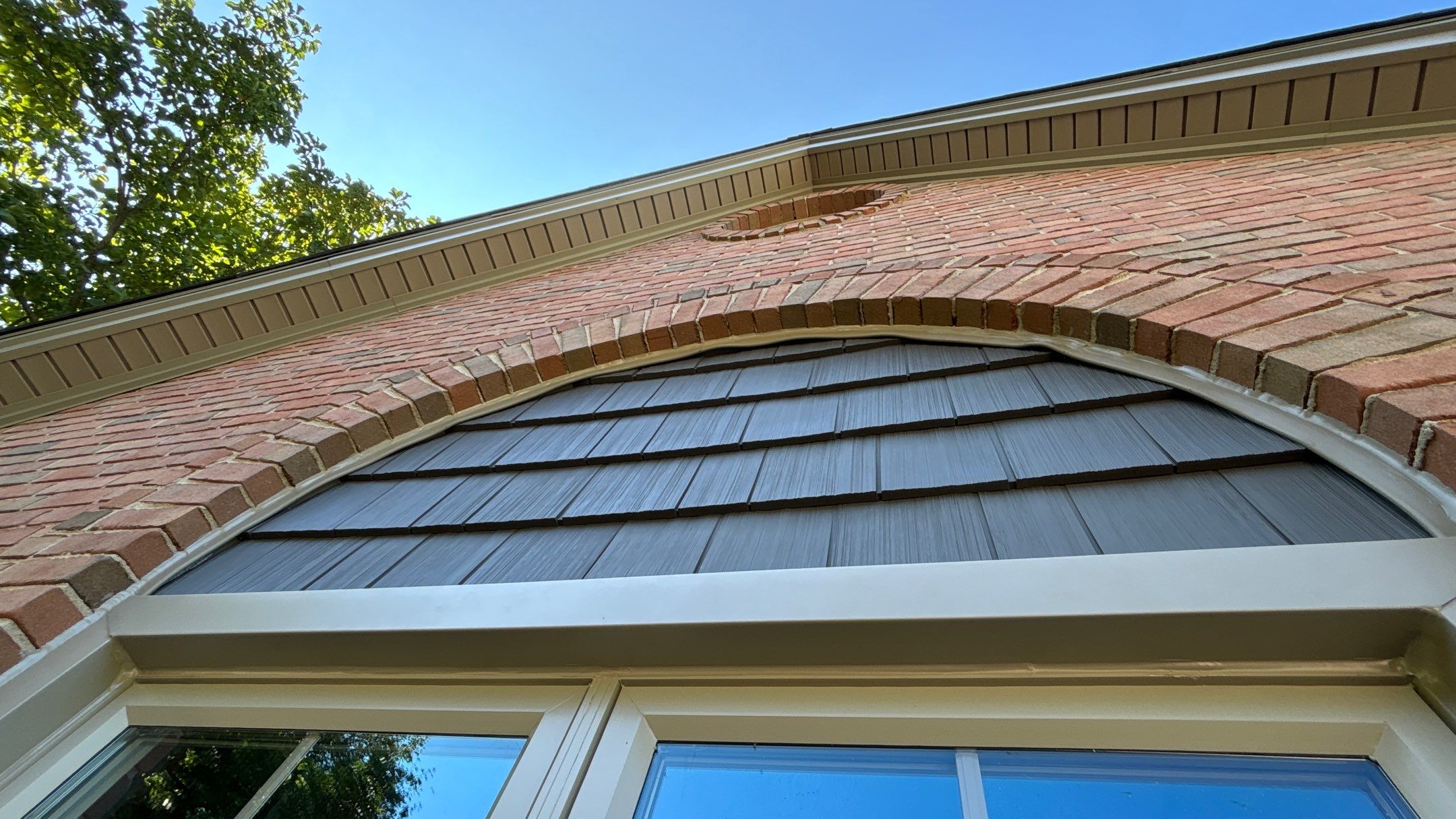 Roof Replacement using Owens Corning Peppercorn and Siding Replacement using Ascend Charcoal Smoke by 180 Contractors