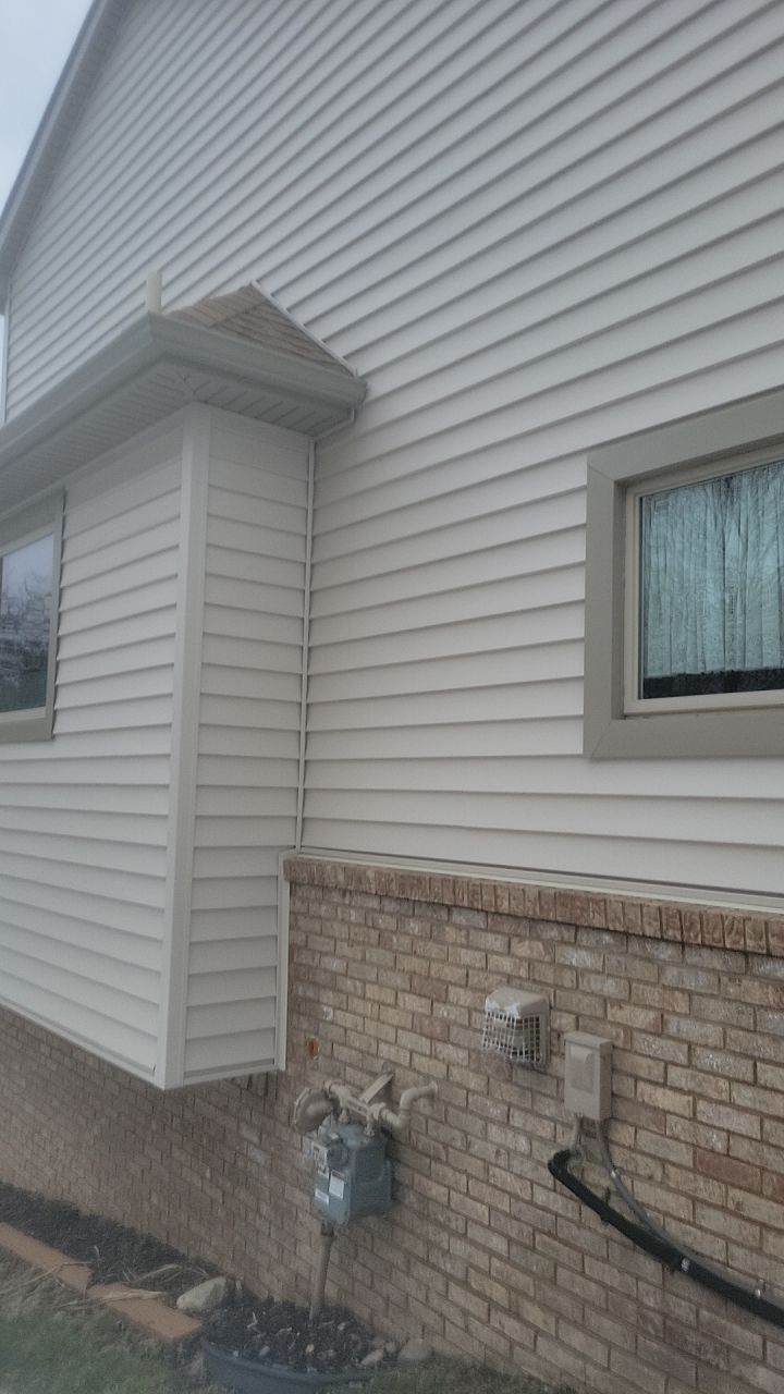 Siding Replacement using CertainTeed Restoration Classic D5 by 180 Contractors