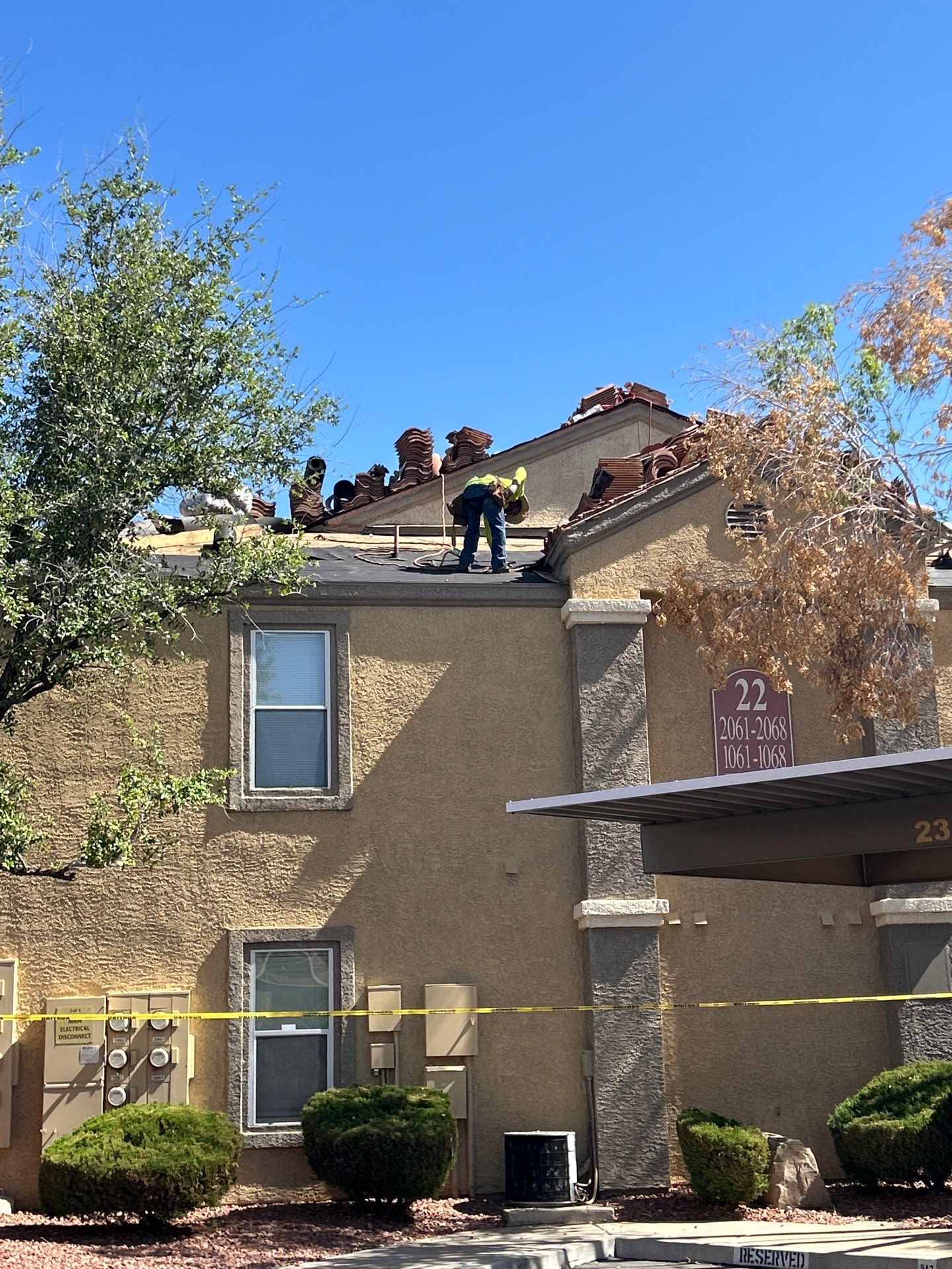 L15364-Latigo Condos by The Original Roofing Company
