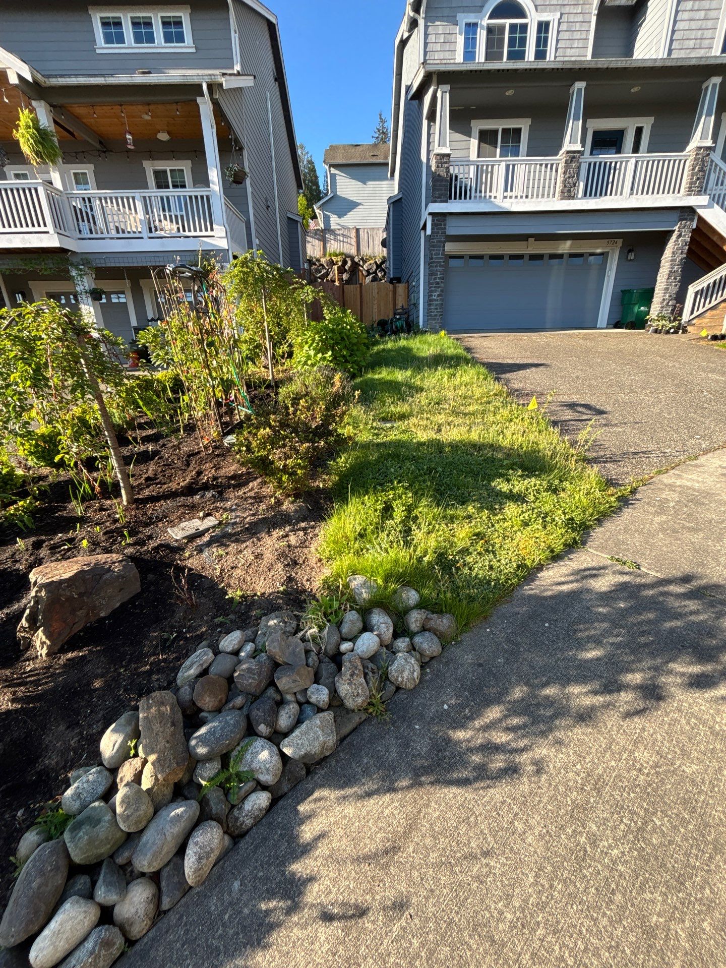 Front Yard Landscaping Makeover | Snohomish  by Jireh Asphalt & Concrete Inc 