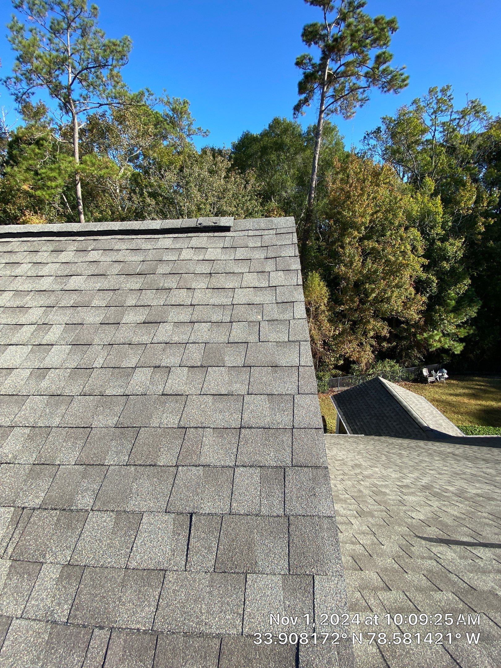 GAF HDZ - Weathered Wood by Linta Roofing Inc