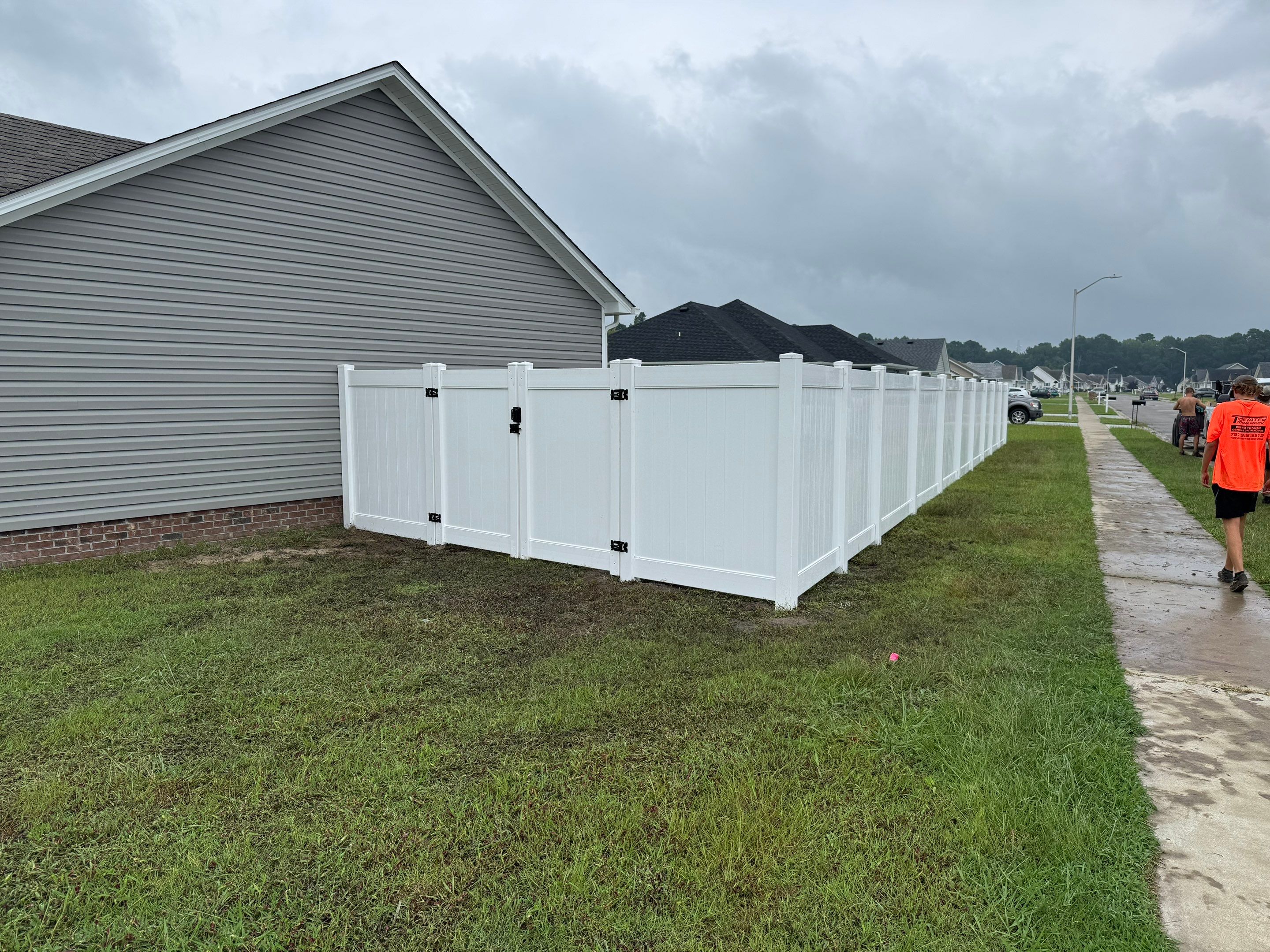 Modern Durability in Vinyl by Tidewater Fence