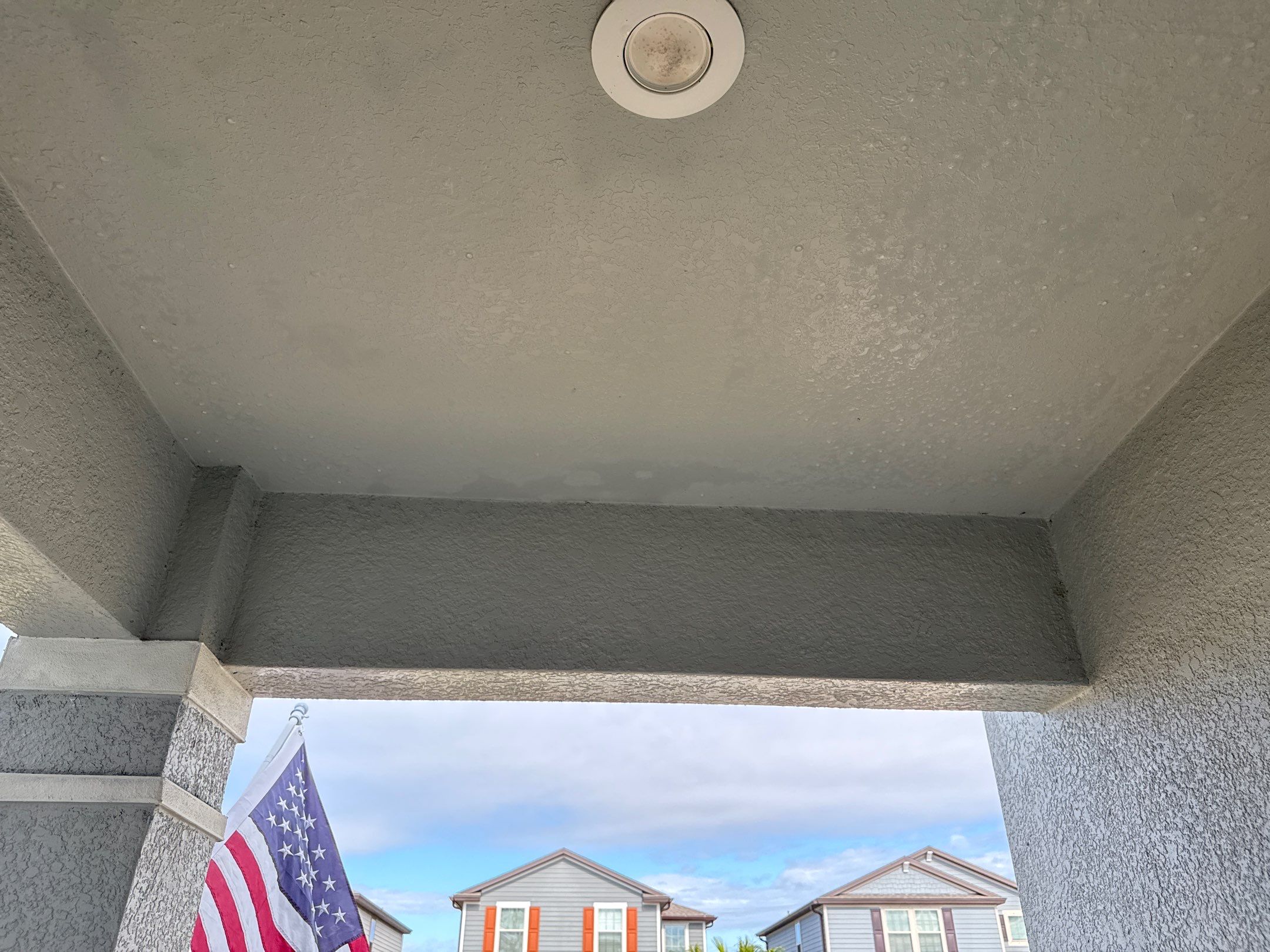 House Wash & Driveway / Sidewalk Cleaning by Sunshine AquaWash