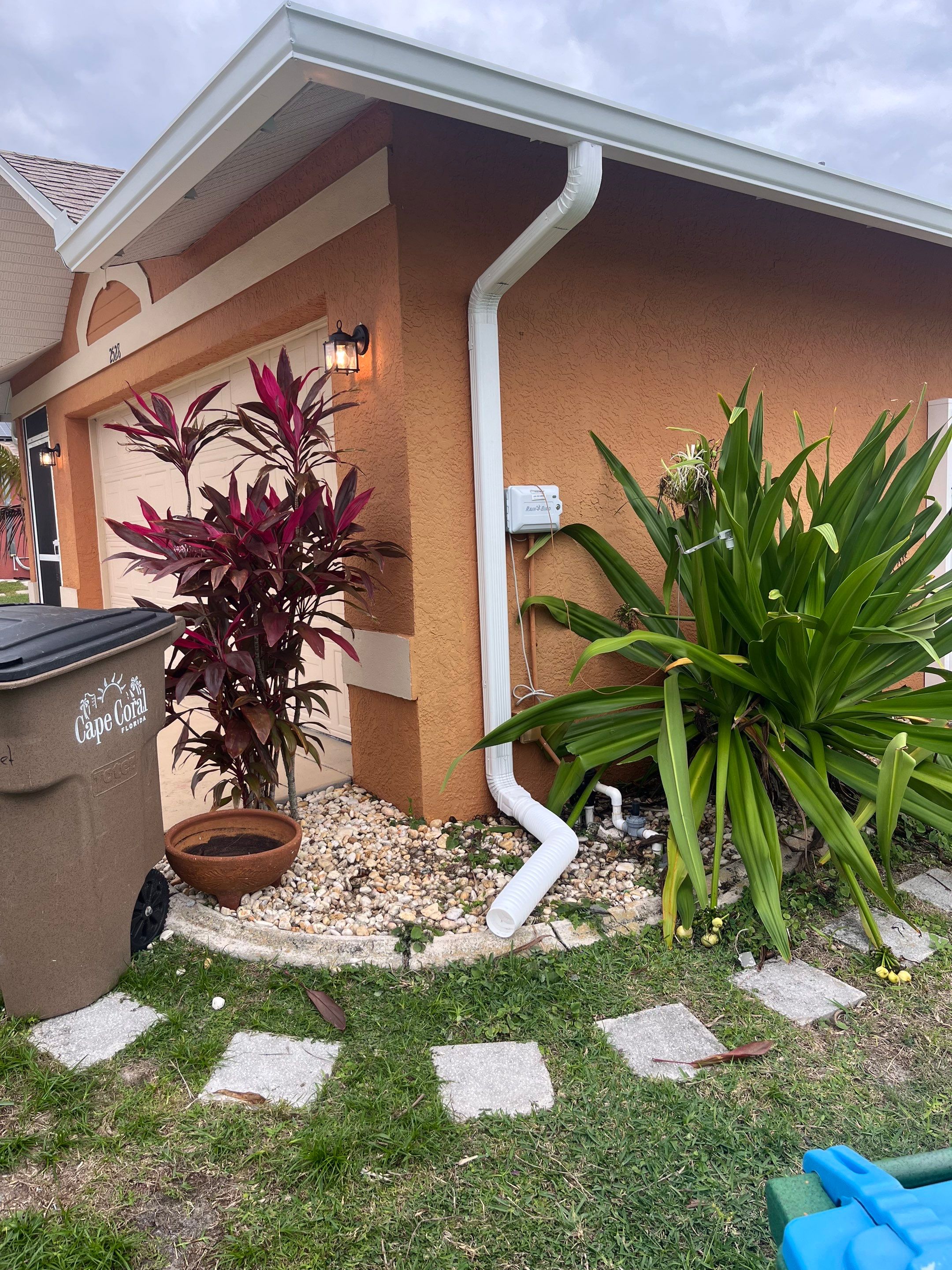 White 6-Inch Seamless Gutters in Cape Coral FL by Gutter Professors