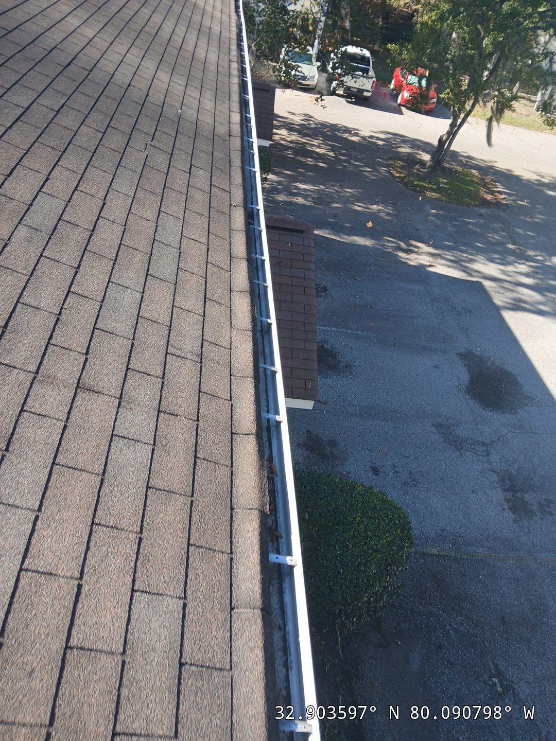 Commercial gutter cleaning South Carolina after photo with clean gutters