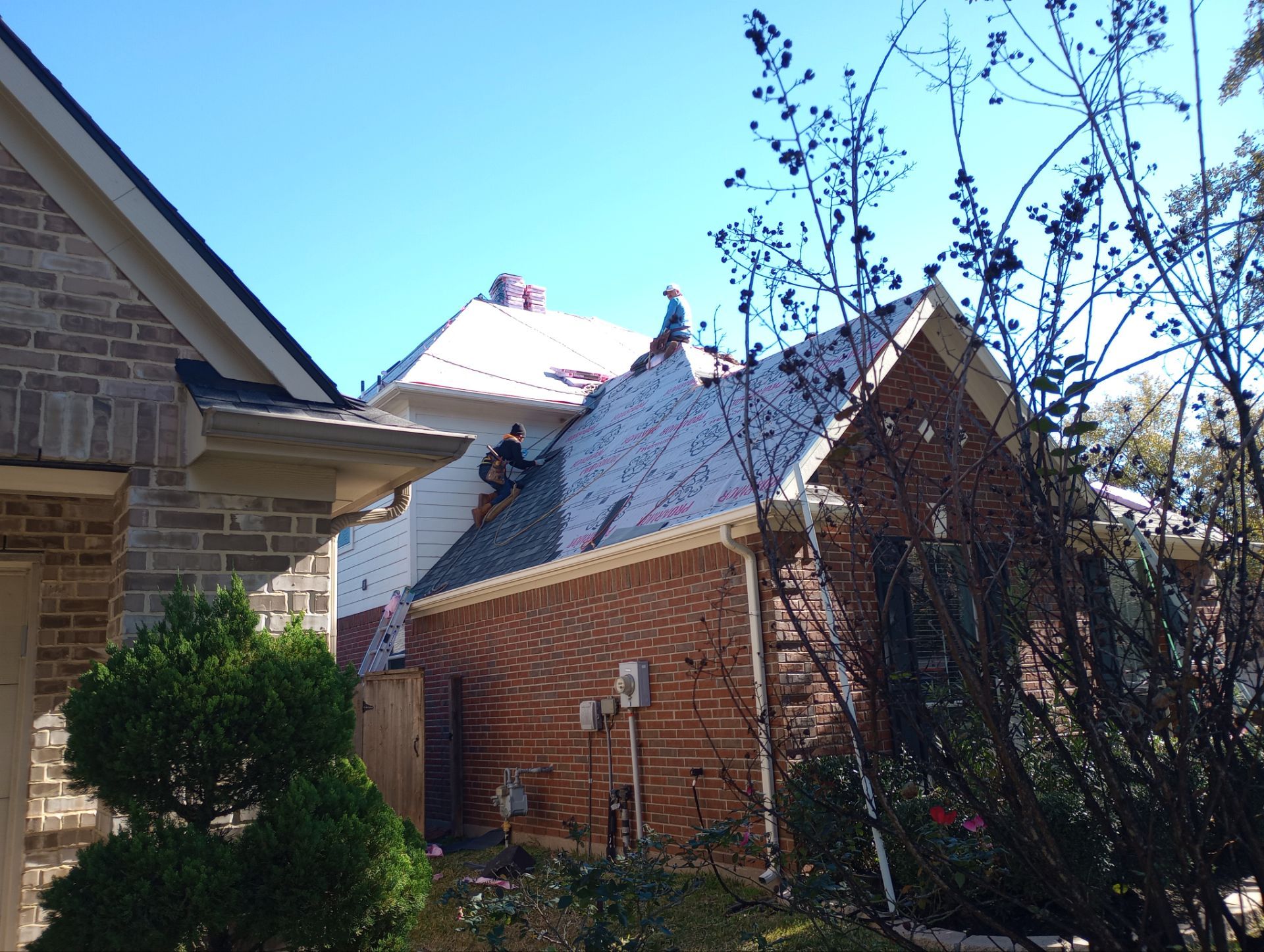 Residential Roofing Installation using Owen's Corning Duration (Lifetime) Shingles by Roof Repair Company
