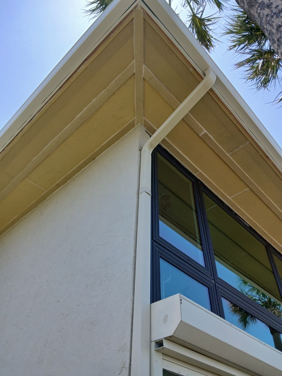 Commercial Gutter Systems for Businesses in Holmes Beach FL by Gutter Professors