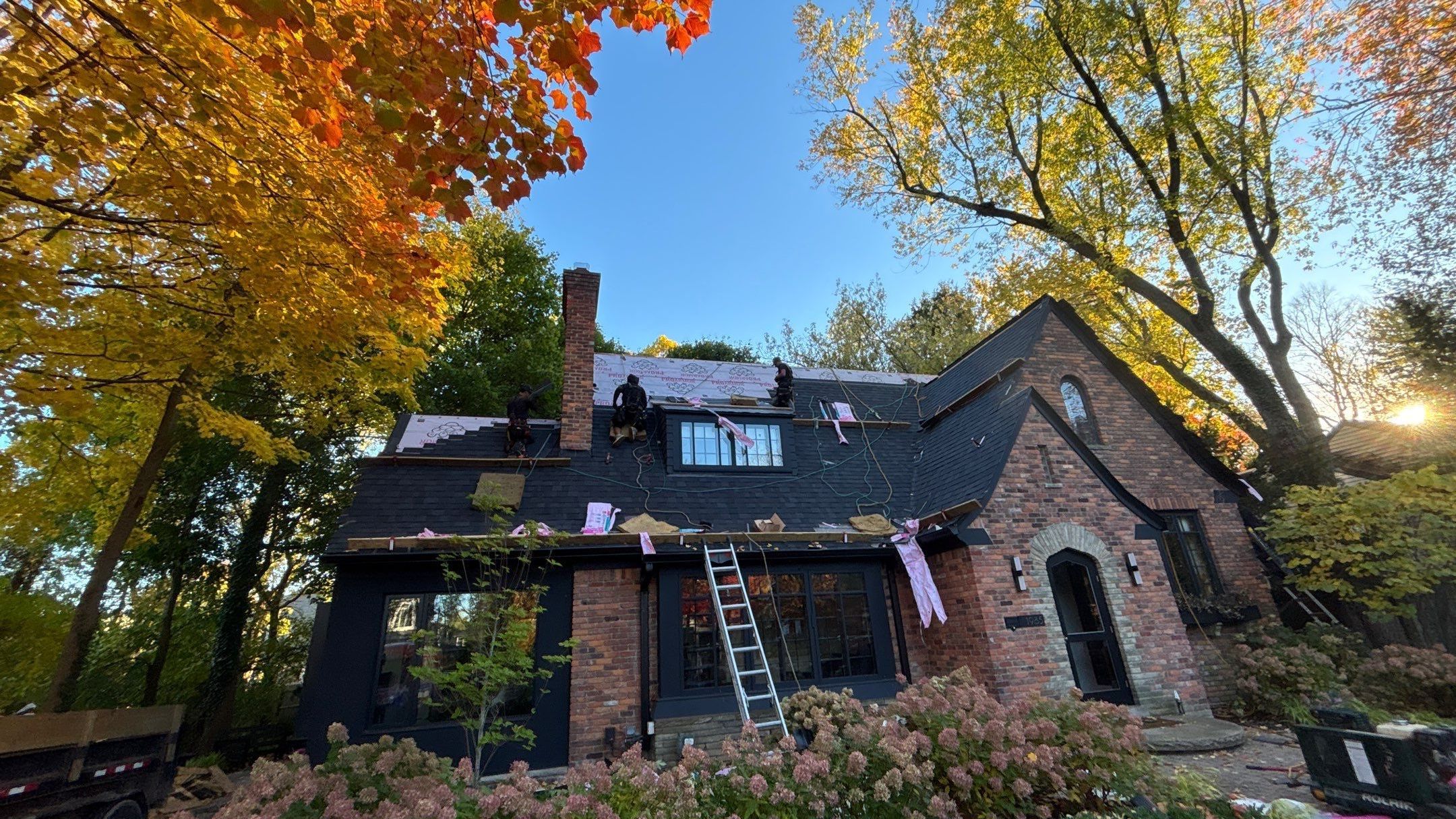 Roof Replacement using Owens Corning Onyx Black by 180 Contractors