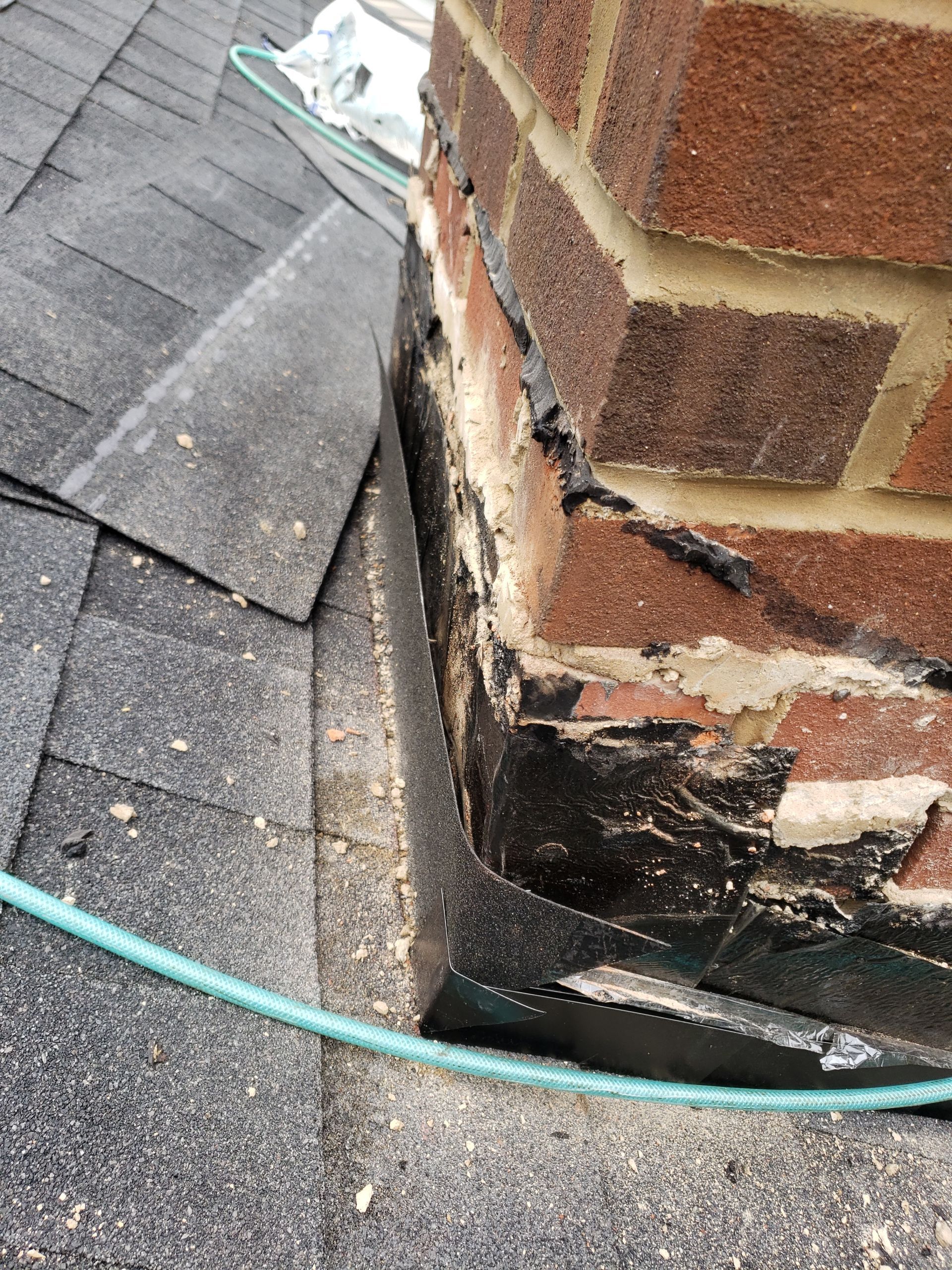 ATLAS PINNACLE COLOR: PRISTINE BLACK SHADOW DRIP EDGE: WHITE by Eagle Eye Roofing