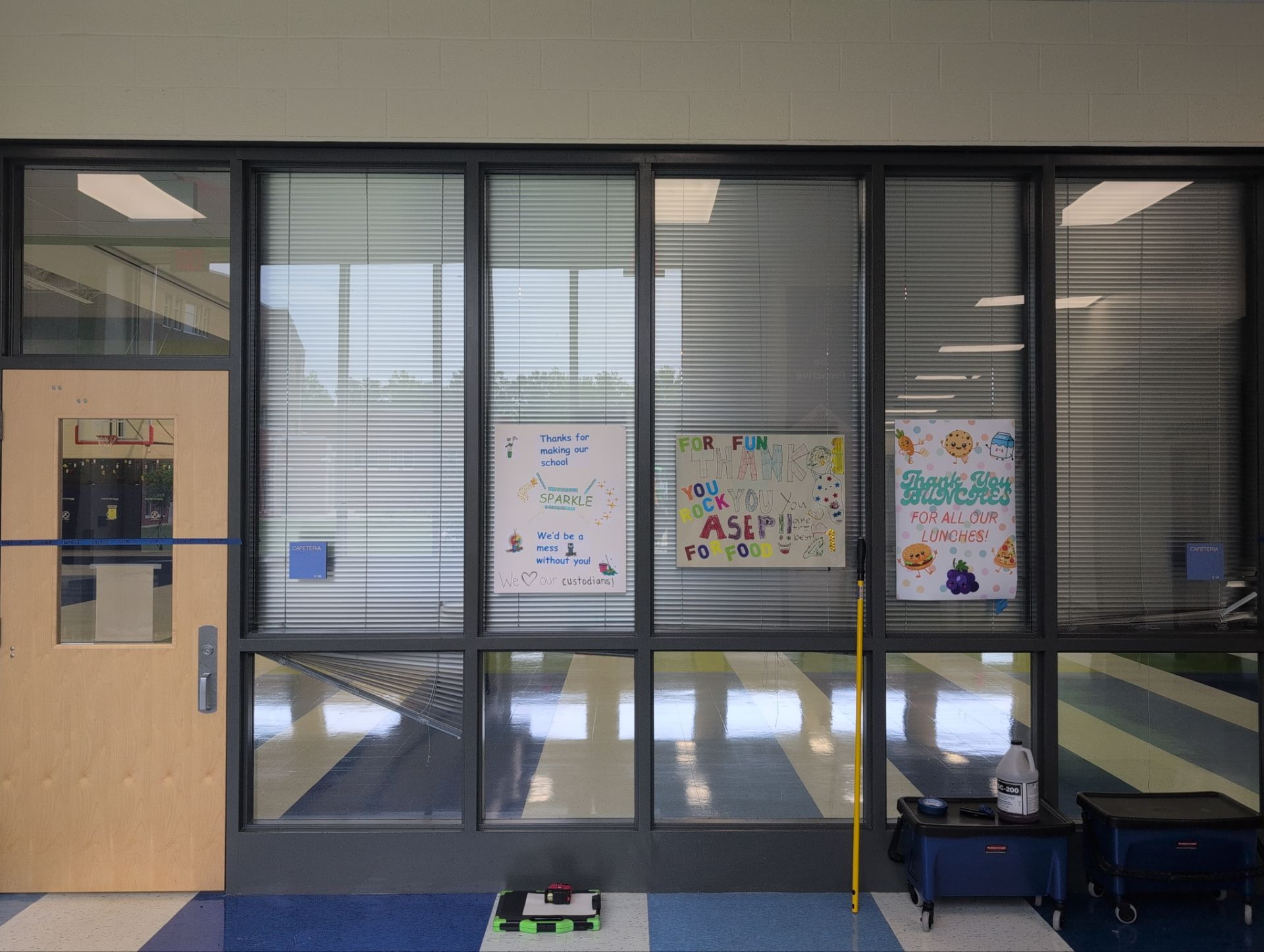 Knights View Elementary School by QC Signs and Graphics