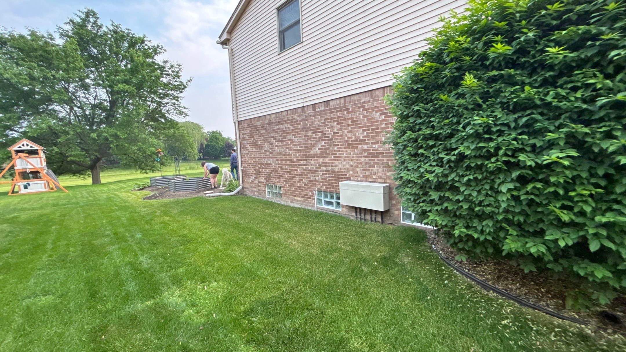 Siding Replacement using Alside S7 Cedar Mill Grain Pebble by 180 Contractors
