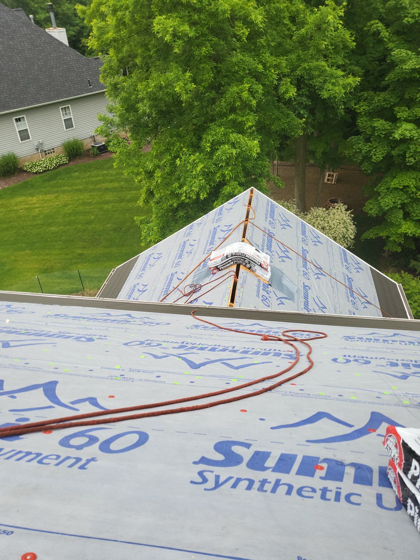 Atlas Pinnacle, Color, Black Shadow, Drip Edge, Color, White by Eagle Eye Roofing