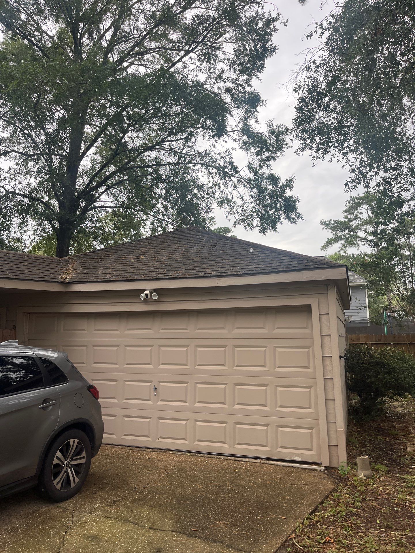 Hail Damage using Owen's Corning Duration (Lifetime) Shingles by Roof Repair Company