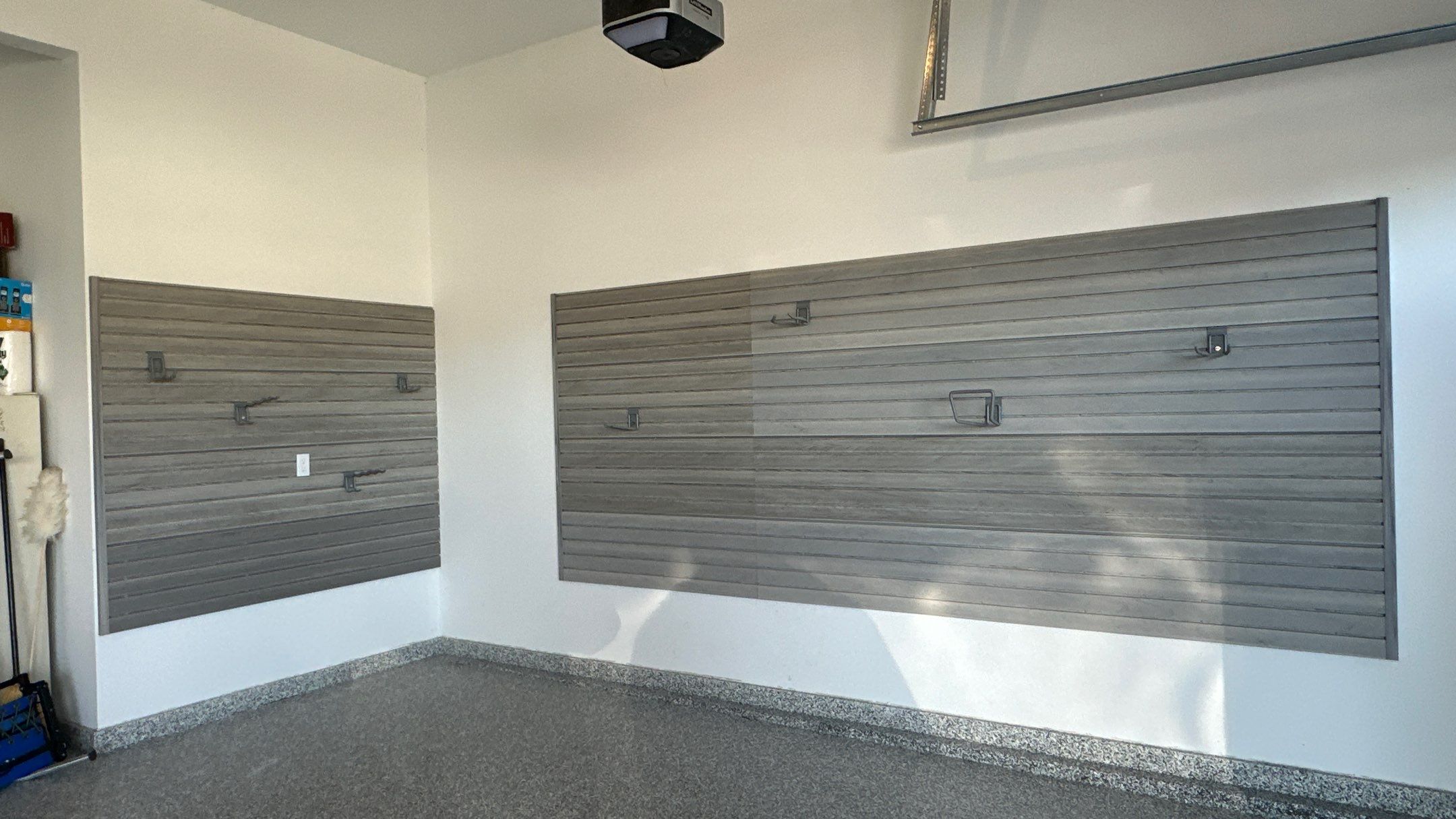 Stonhenge flake floors just look great. Wow!!! by Banner Garage
