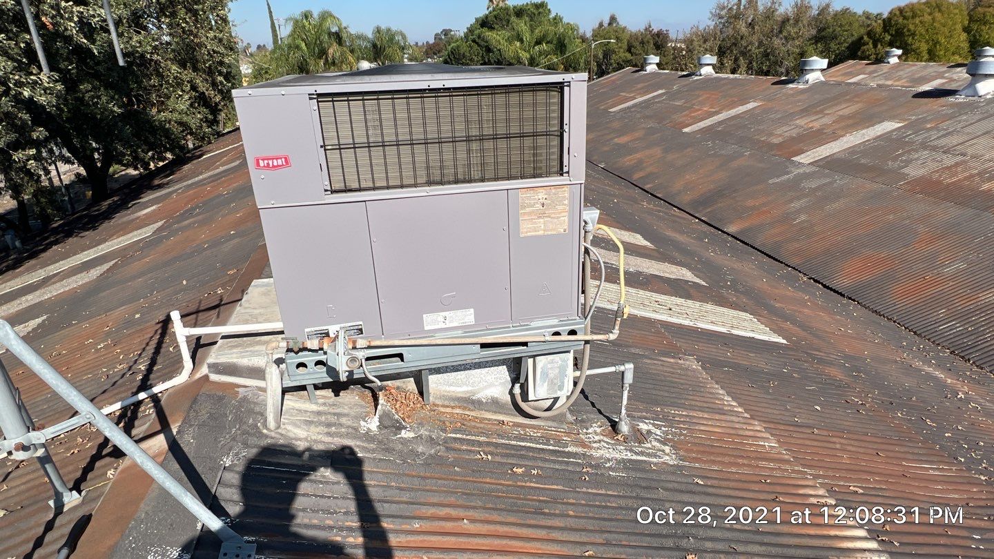 MR Roofing system using Conklin BenchPly system with PUMA top coat by Straight Edge Roofing Inc