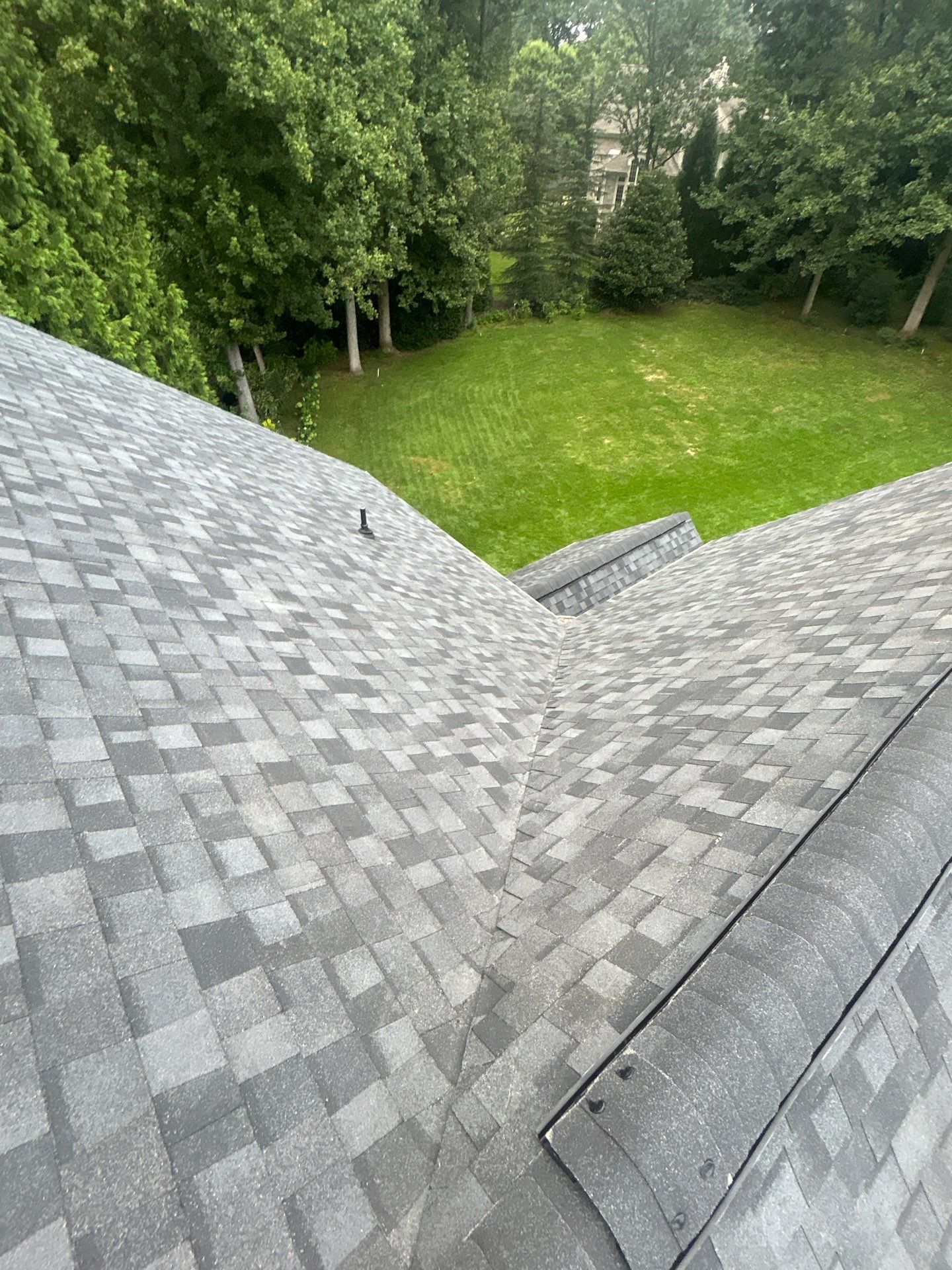 Great Falls : residential Roof with CertainTeed Landmark Pro in Max Def Moire Black  by RM Banning, Inc.