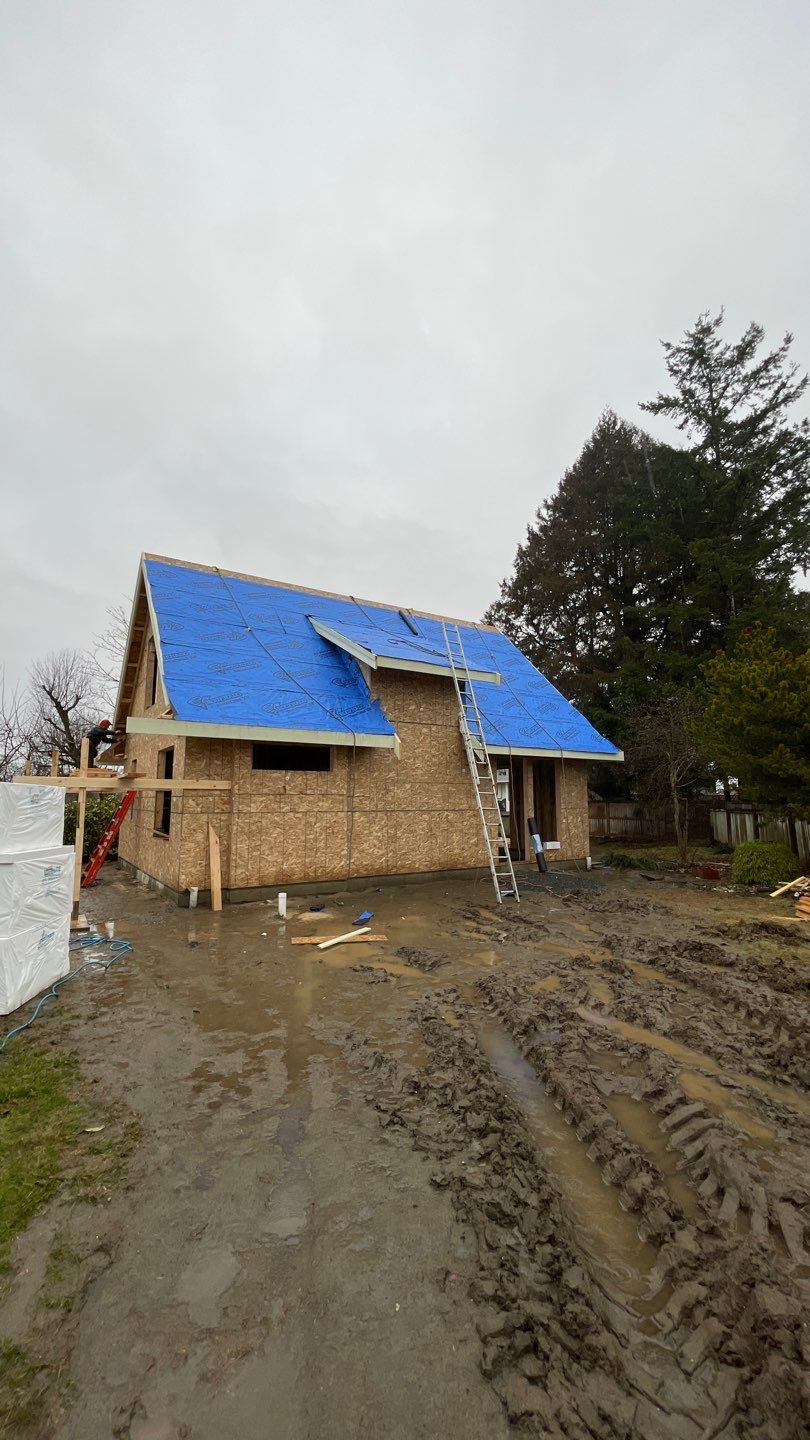 Residential Roofing Installation using OC Oakridge shingles by Top Notch Roofing Inc