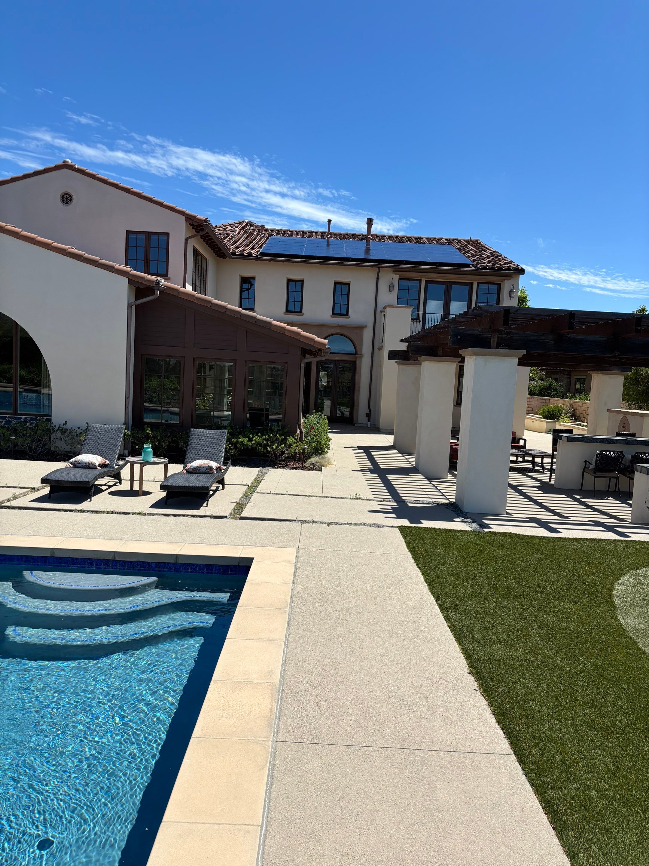 Dana Logsdon Roofing & Solar featured photo.