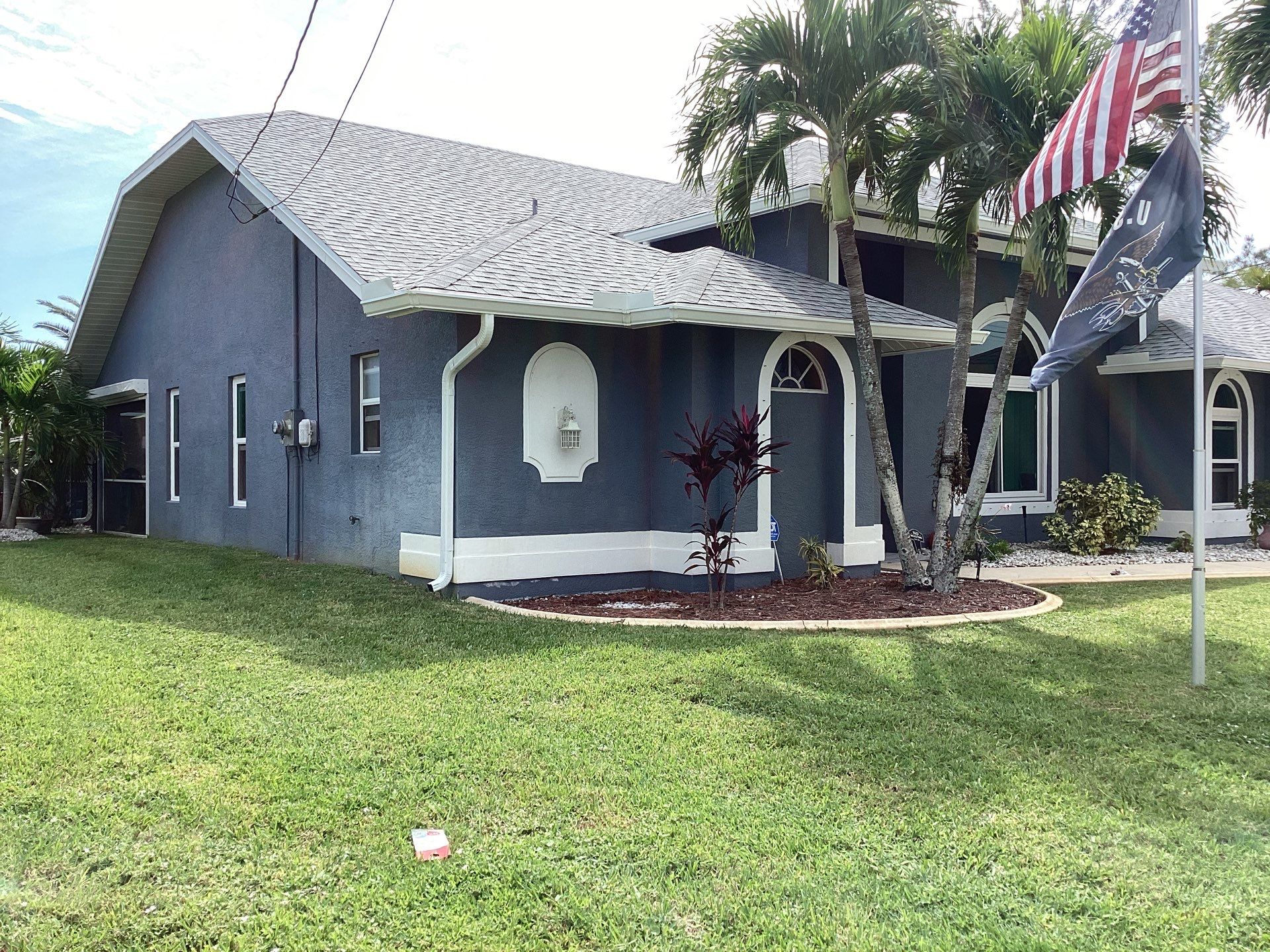 White K Style Seamless Gutters using Aluminum Seamless Gutters in Cape Coral FL by Gutter Professors