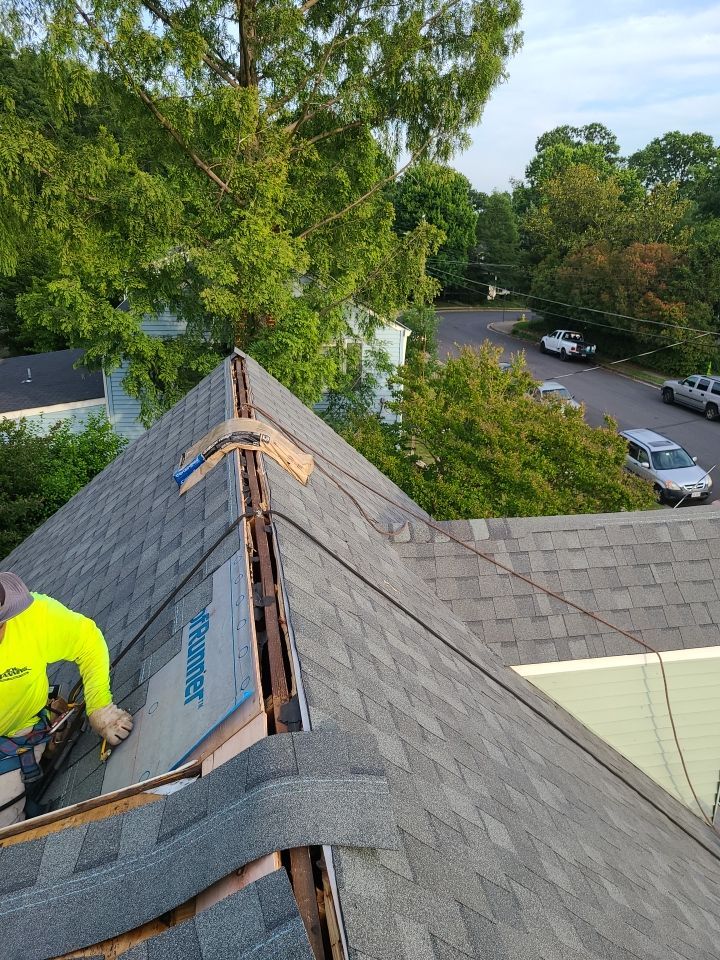 Arlington: CertainTeed Landmark Architectural Shingle in Georgetown Gray by RM Banning, Inc.