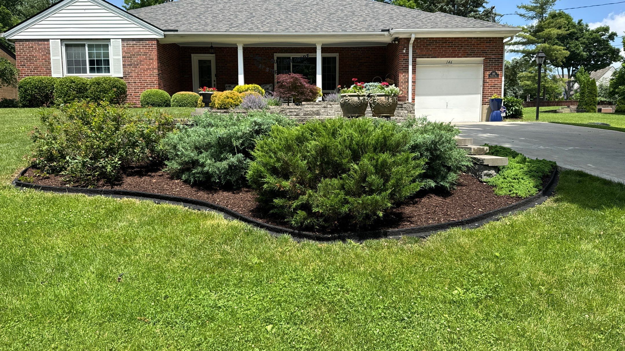 Clean Up, Edge, Prune & Mulch by Reisenberg’s Lawn & Landscape, LLC