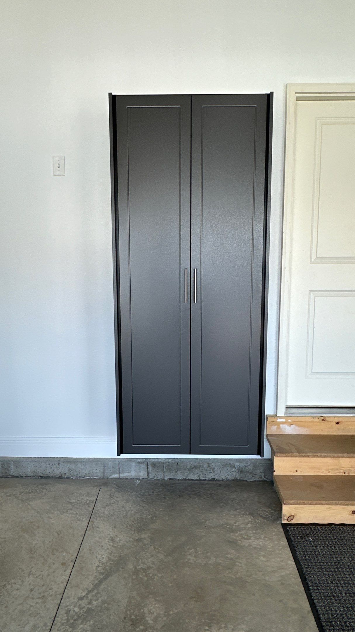 Kelley C. transformed her garage with new cabinets by Banner Garage