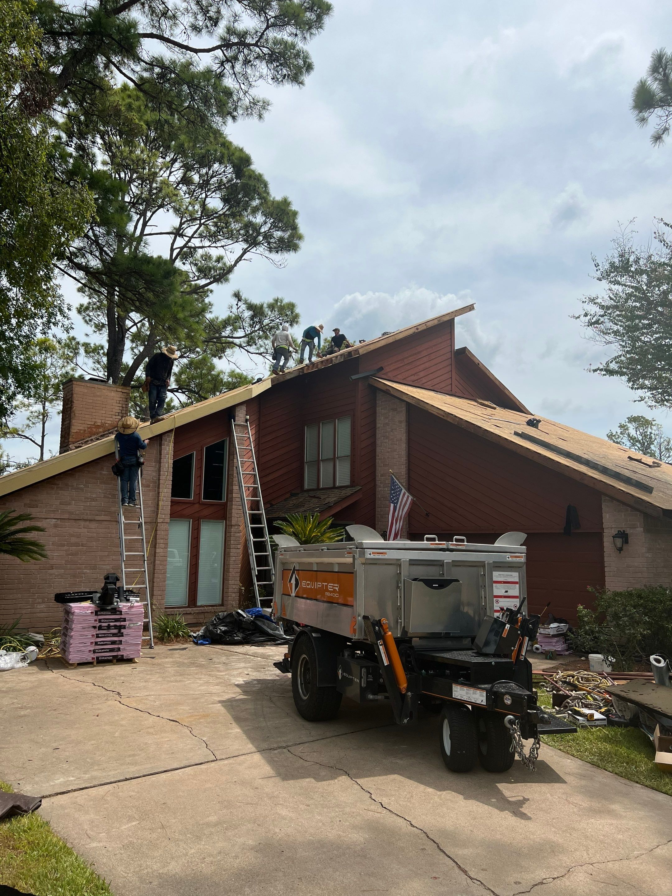 Residential Roofing Installation using Owen's Corning Duration (Lifetime) Shingles by Roof Repair Company