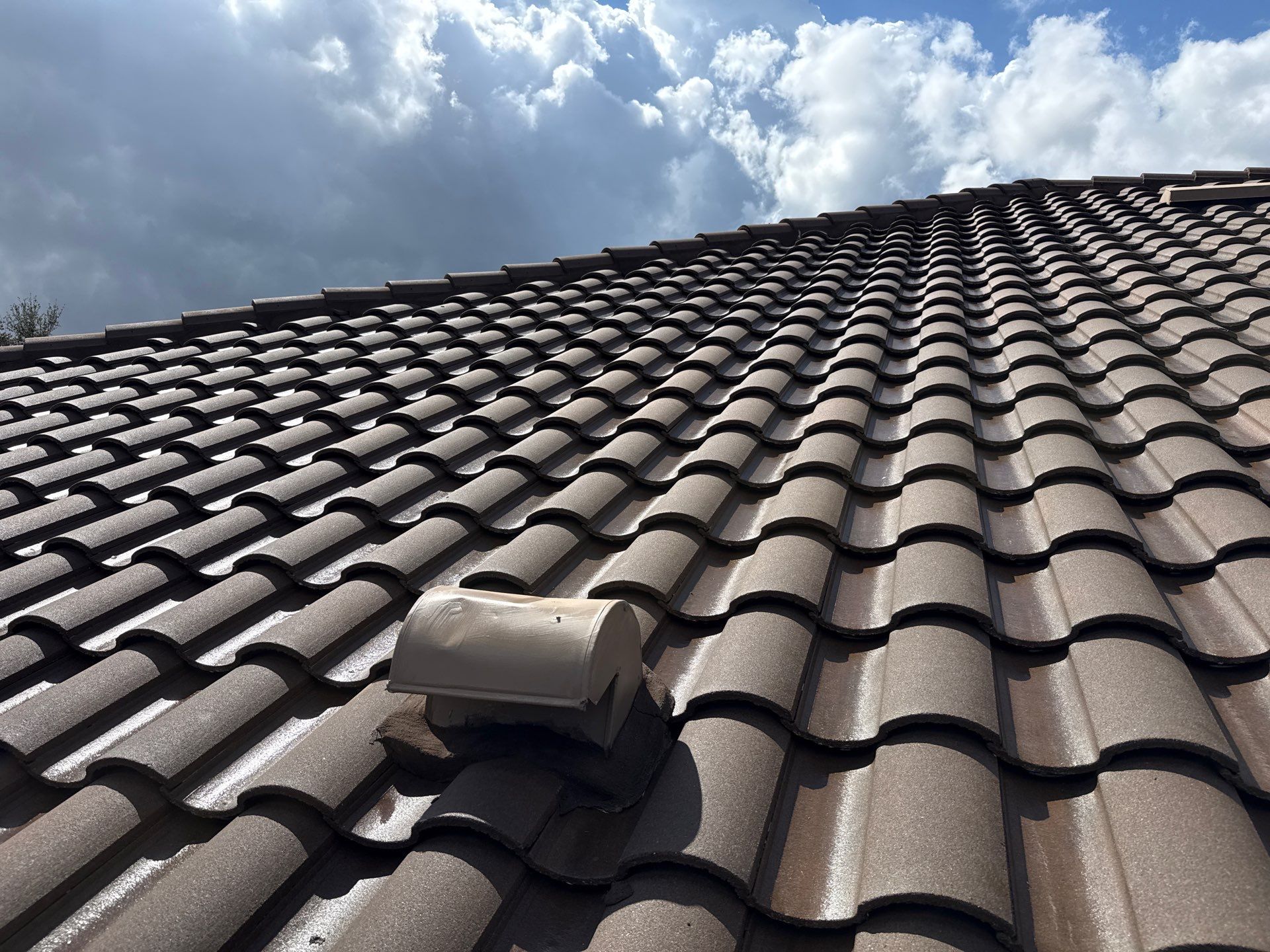 Barrel Tile Roof Cleaning – Lakewood Ranch, FL by Sunshine AquaWash