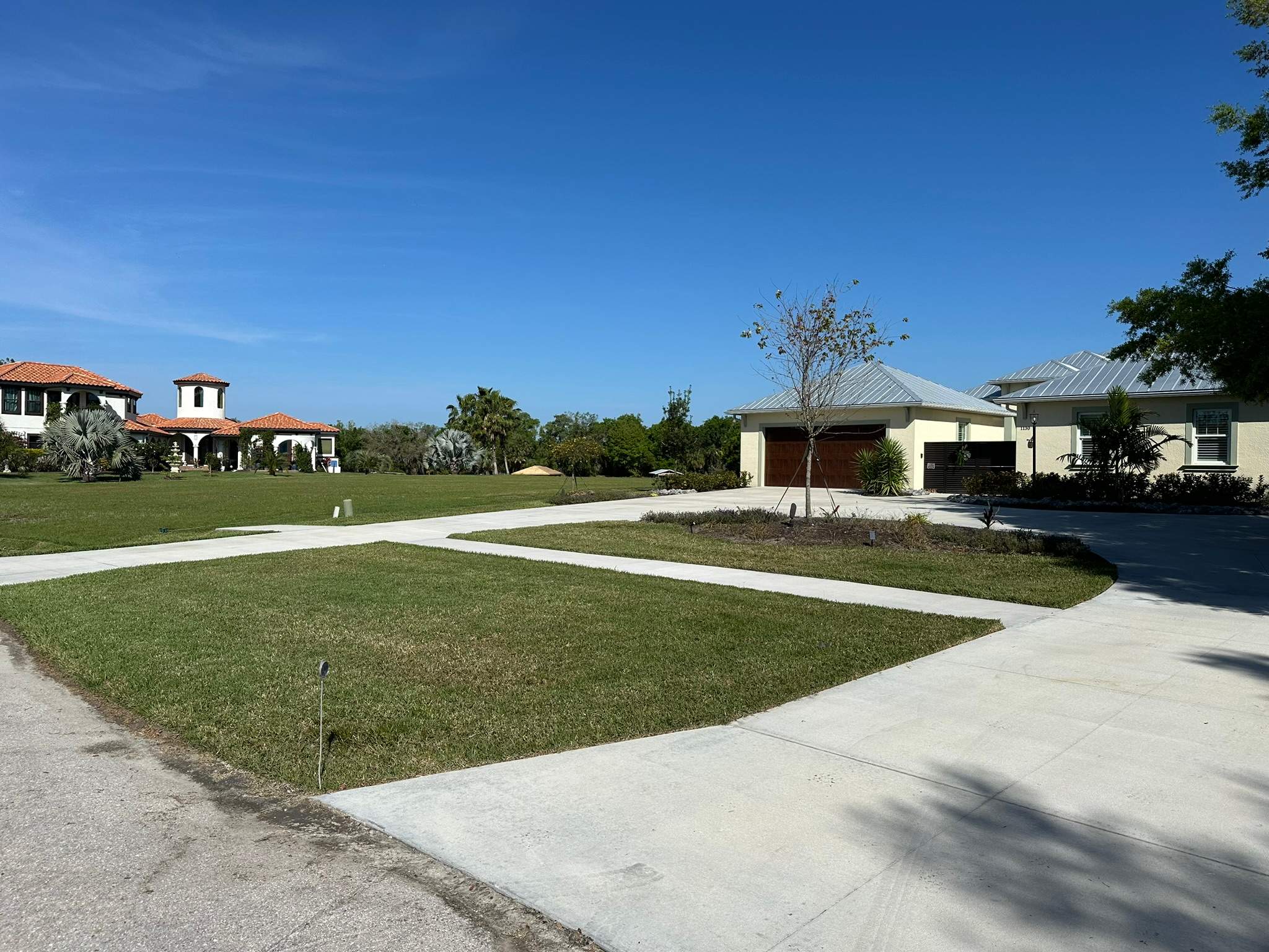 🏡 Large Concrete Driveway & Sidewalk Cleaning – Winding River Community, Bradenton, FL by Sunshine AquaWash