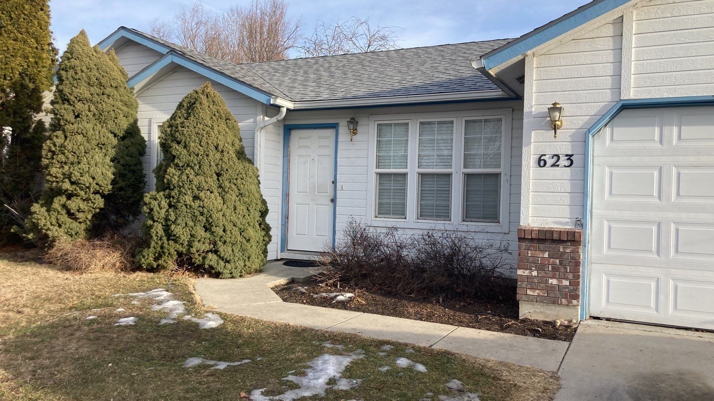 Single Story roofing replacement Meridian in using Owens Corning Oakridge shingles in Estate Grey by ID Roofing LLC