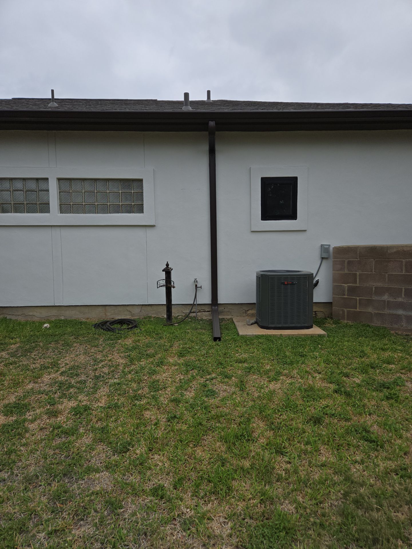 Gutter Installation using Senox 6" Seamless K-Style Gutters: by JM Flores Roofing & Construction, Inc