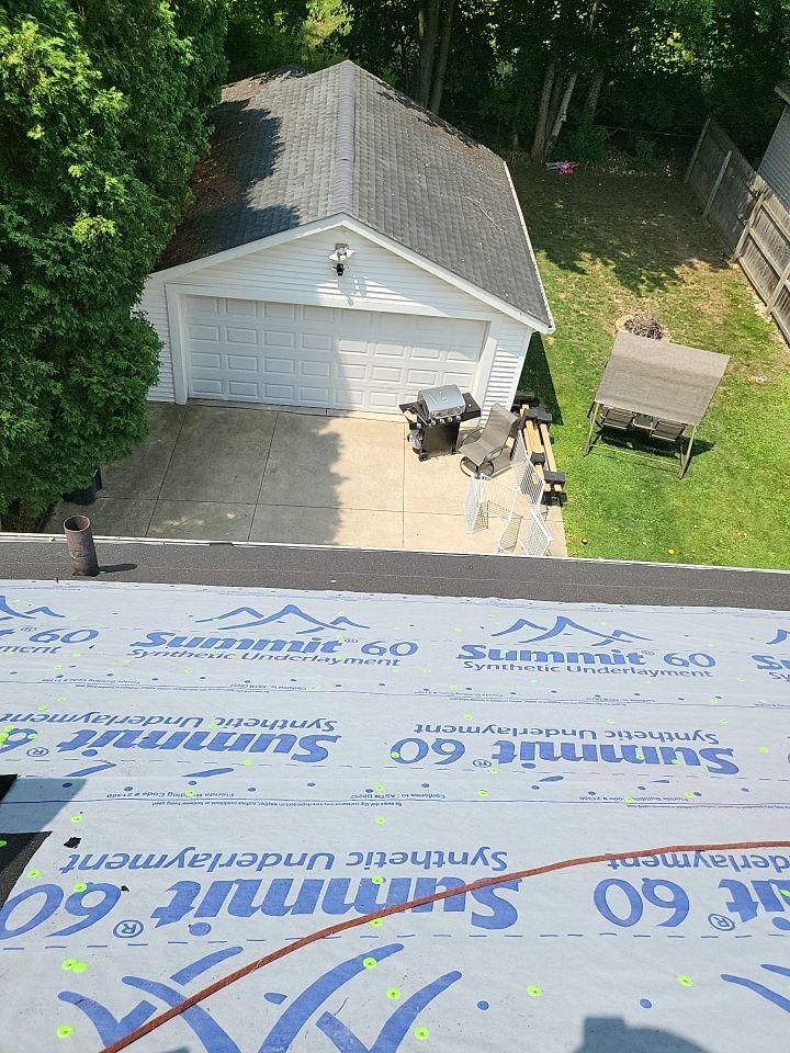 ATLAS PINNACLE COLOR: BLACK SHADOW by Eagle Eye Roofing