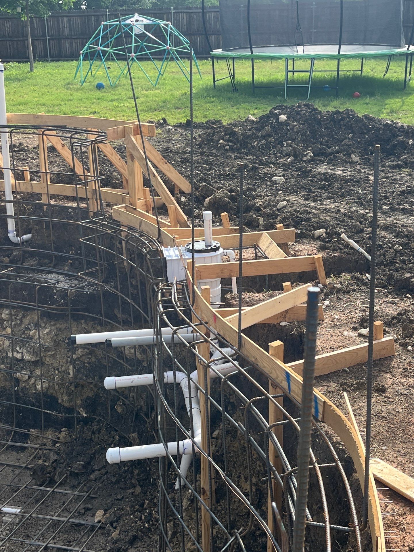 Freeform Pool with Raised Spa and Fire Feature by Pinnacle Pools and Spas - DFW