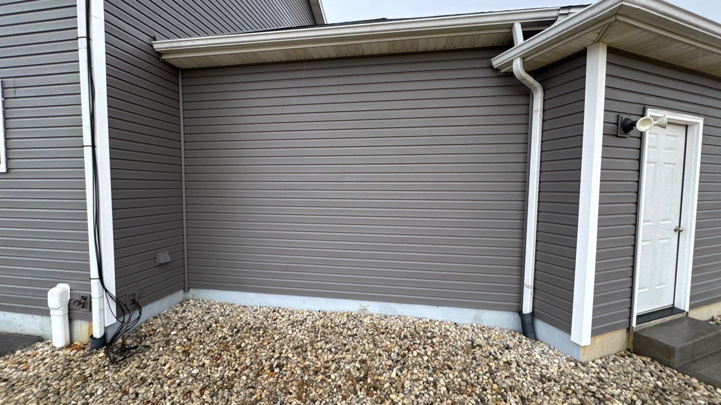 Siding Installation using Alside Coventry D4DL by Nitro Roofing and Construction