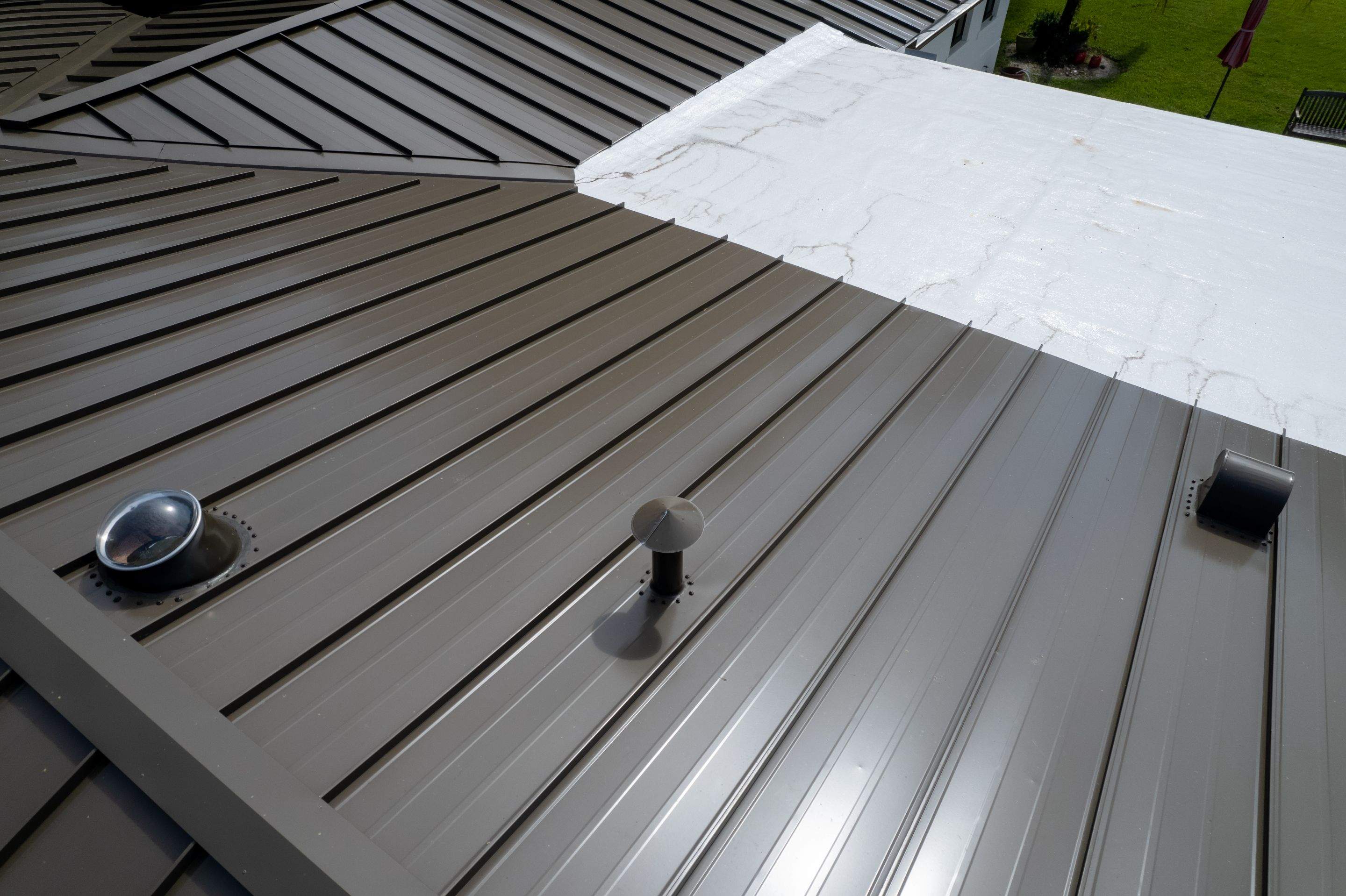 Metal Roof - Galvalume - Medium Bronze by Istueta Roofing