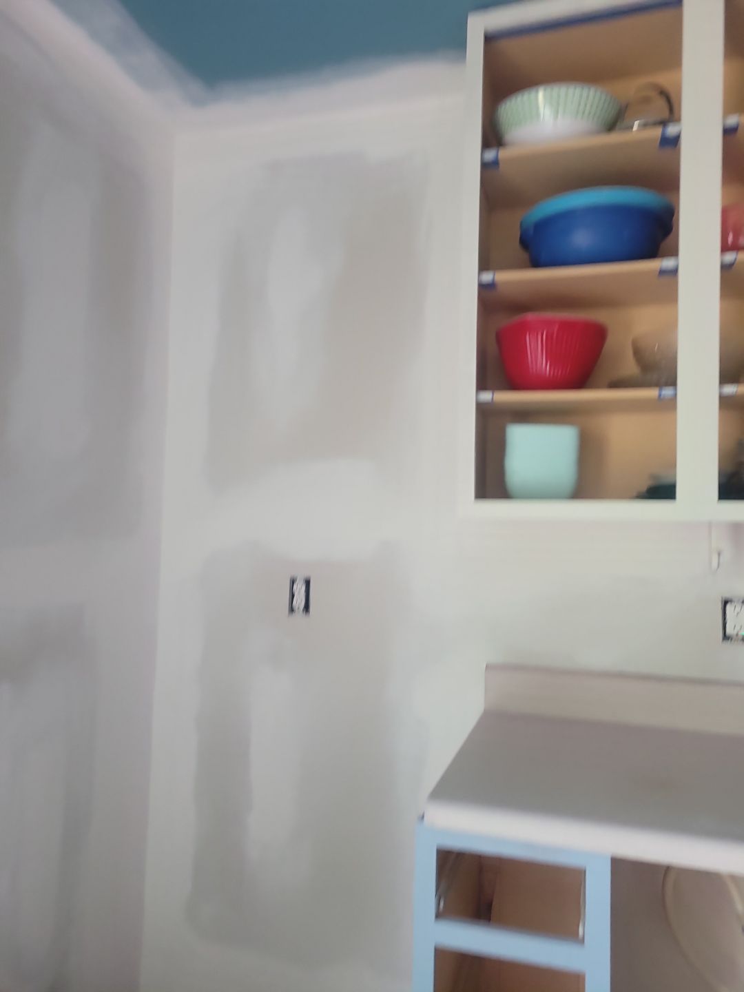 Holly Springs Kitchen Remodel – Two-Tone Shaker Cabinets & Open-Concept Design by Elite Remodeling and Design LLC
