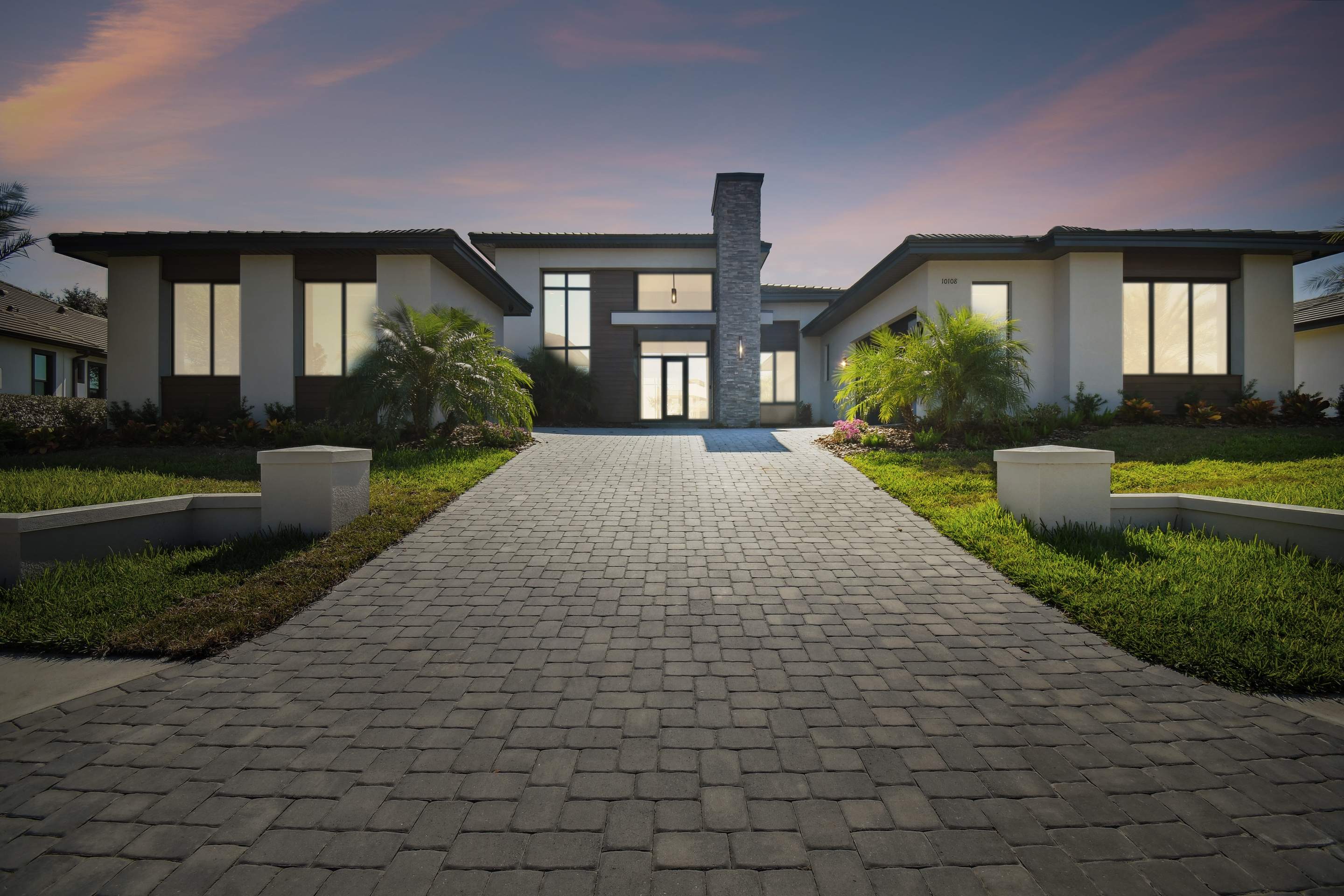 AR Homes®️ Tampa - Lyons Heritage Tampa, LLC featured photo.