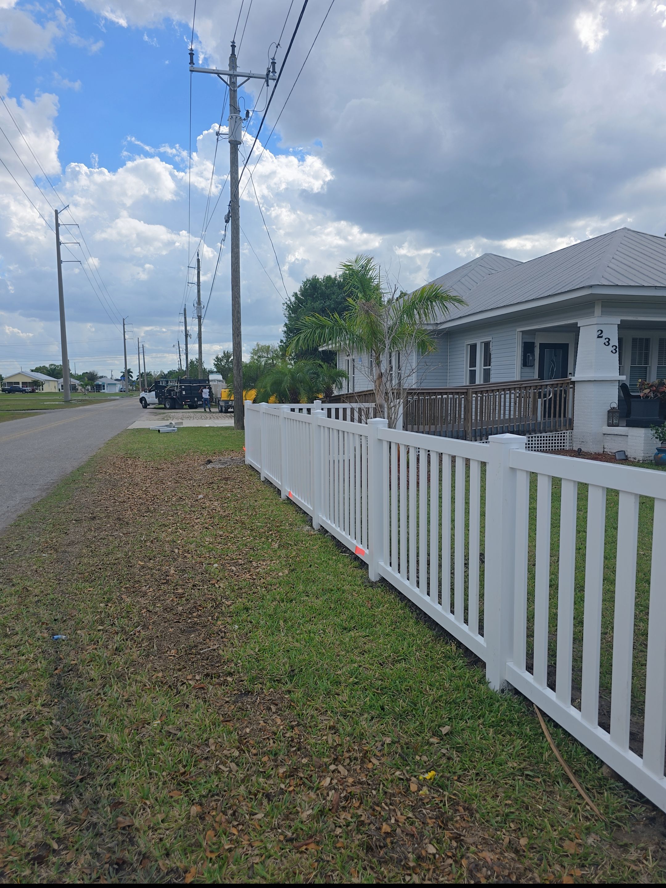 Vinyl Fence for Valerie's House by True Fence LLC