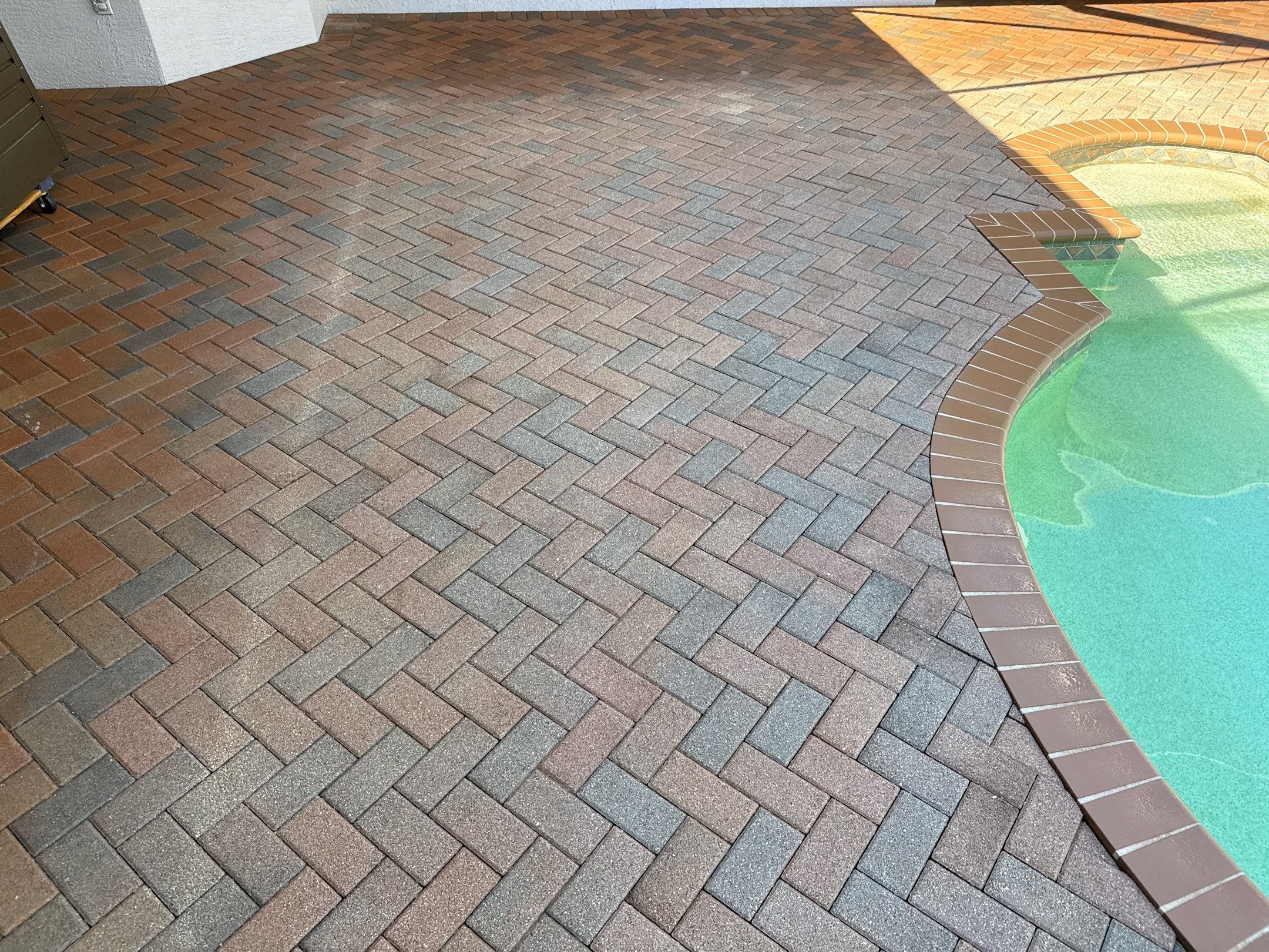 House Wash, Pool Deck & Screen Enclosure Cleaning | University Park, Sarasota FL by Sunshine AquaWash