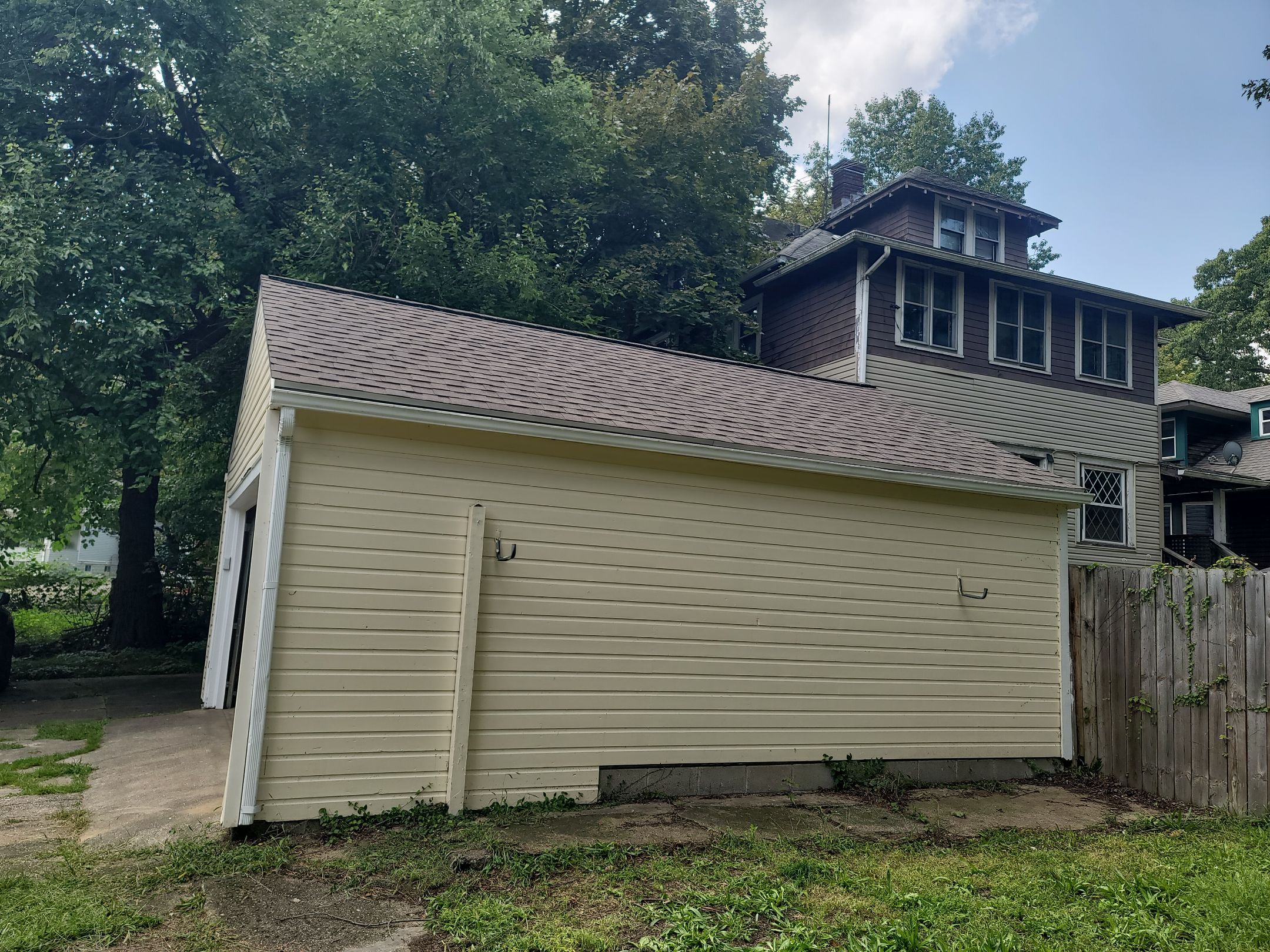 Atlas Pinnacle, Color: Heatherblend, Drip Edge: White by Eagle Eye Roofing