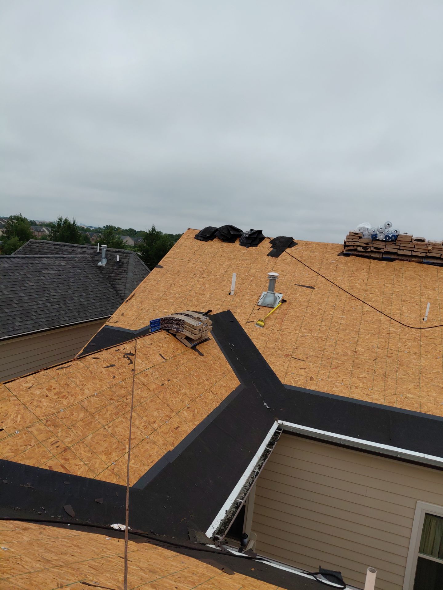 Ashburn: Residential Roof Replacement  with CertainTeed Landmark Pro in Max Def Georgetown Gray by RM Banning, Inc.