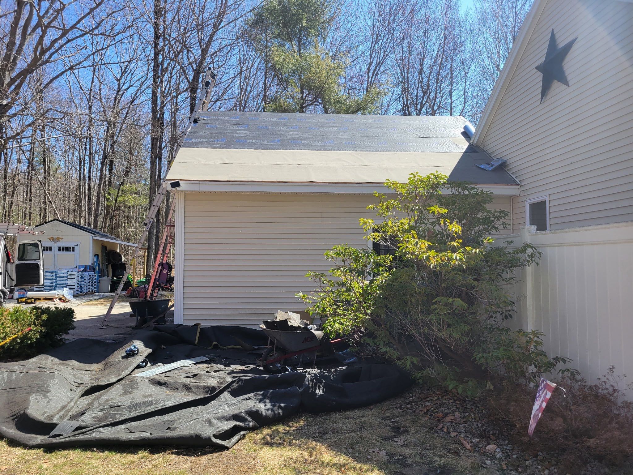 Vinyl Siding and Asphalt Roofing Replacement in Deerfield by Tall pine roofing