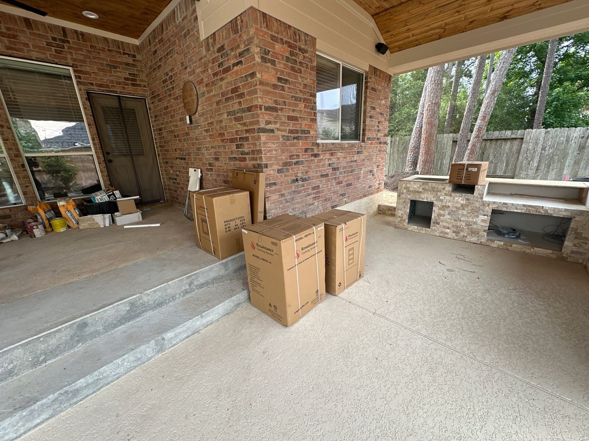 Pool, Patio Cover and Summer Kitchen in Sterling Ridge by SophAlx LLC