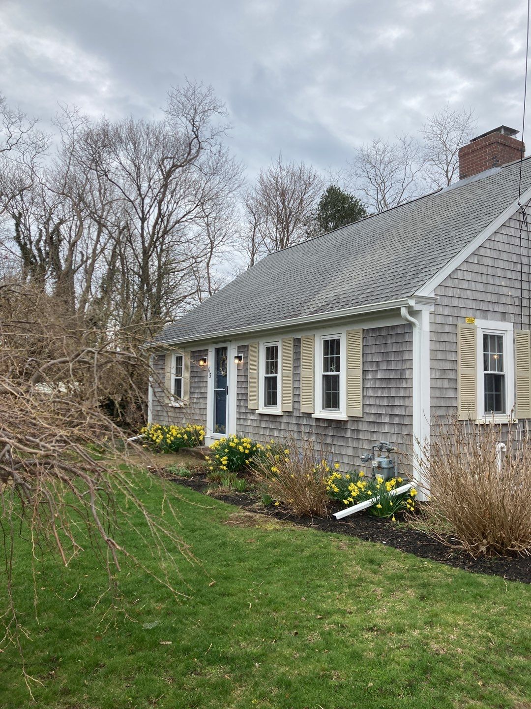Gutter Installation using 5" K-Style Aluminum Gutter on a Vinyl Wedge Build-Out by Gutter Pro Enterprises