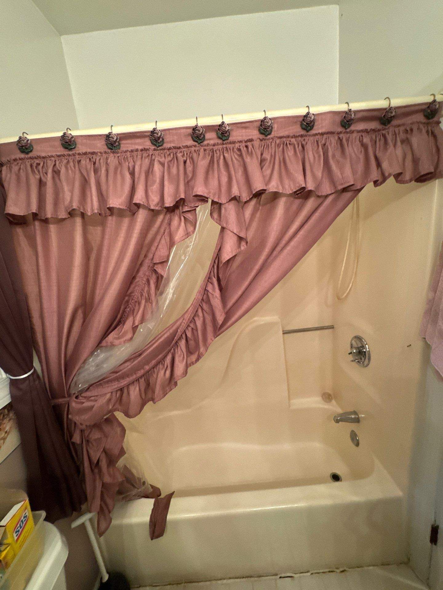 Guest bathroom renovation by Prudencio