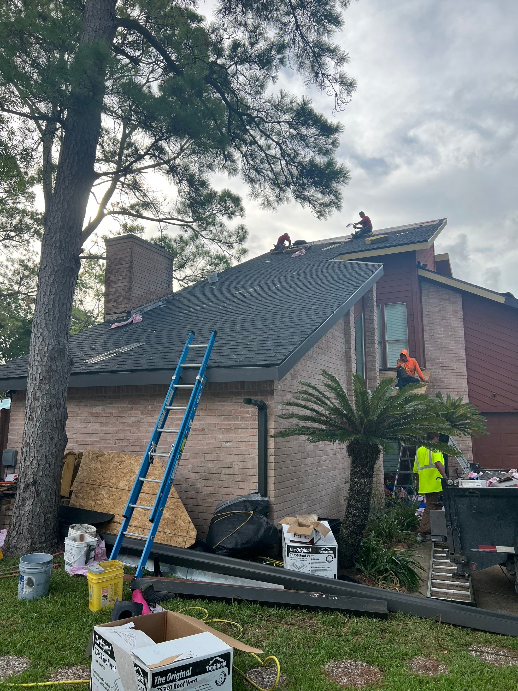 Residential Roofing Installation using Owen's Corning Duration (Lifetime) Shingles by Roof Repair Company