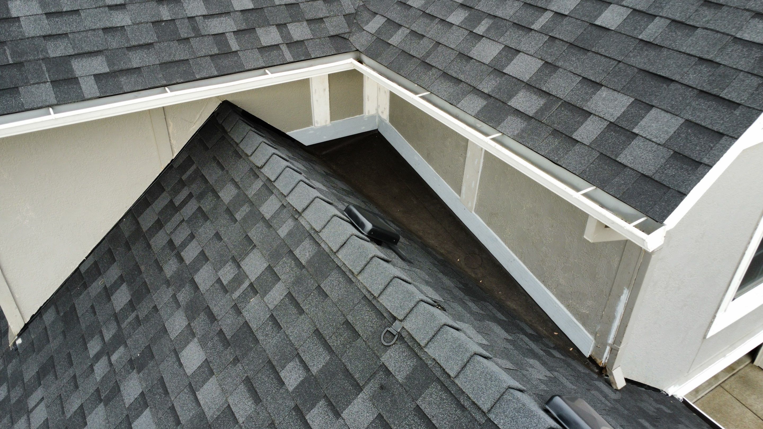 IKO Dynasty Granite Black by Orezona Building & Roofing Company, Inc.