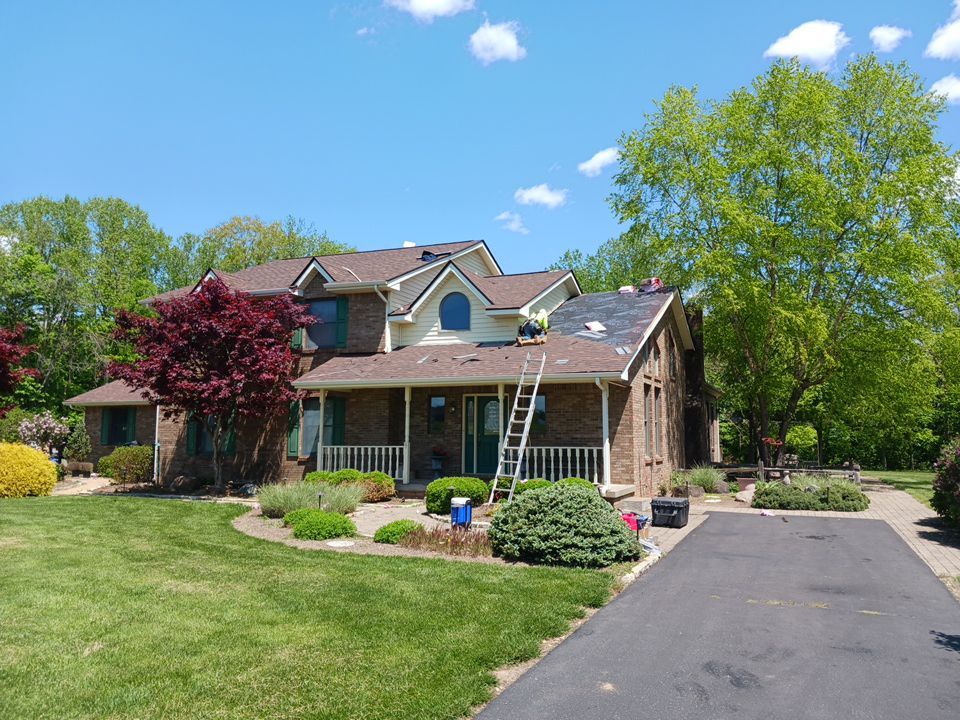 Residential Roofing Installation using Ownes Corning Brownwood Duration by Storm Contracting