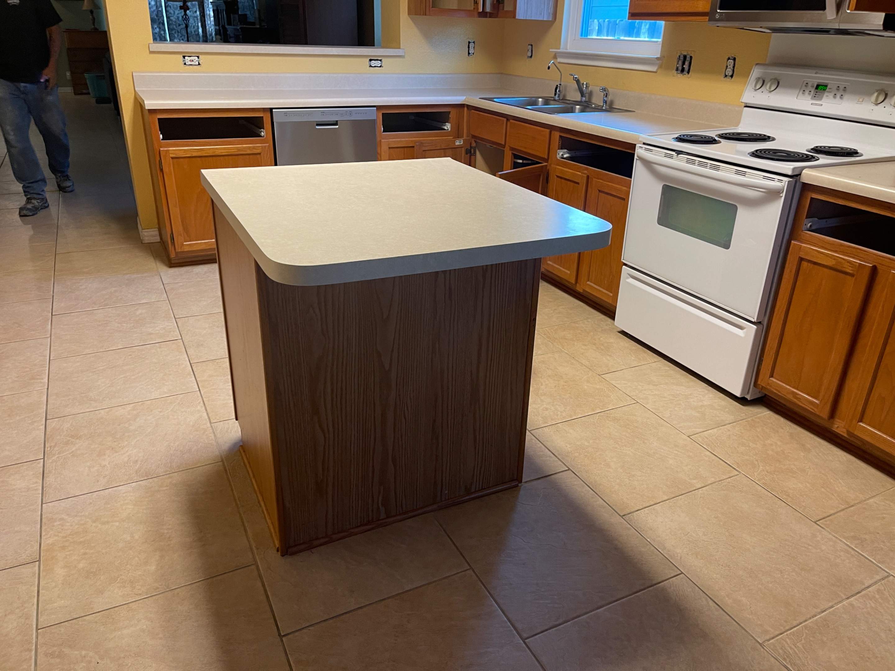 San Antonio Kitchen Remodel with White Shaker Cabinets and Granite by Mena stone surfaces